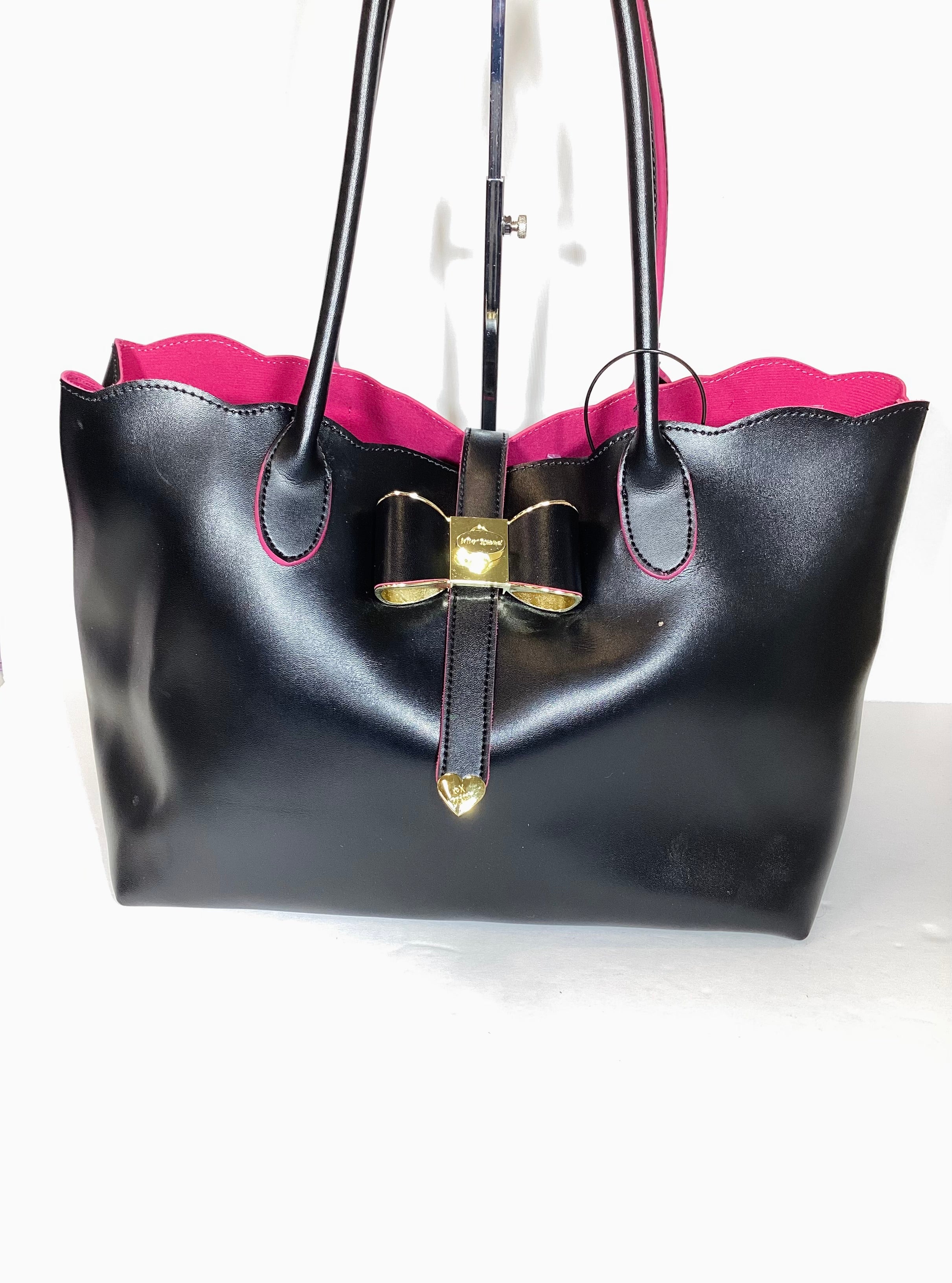 Mentore di vestiti Ann Arbor, Michigan, Borsa By Betsey Johnson Dimensioni: Grande