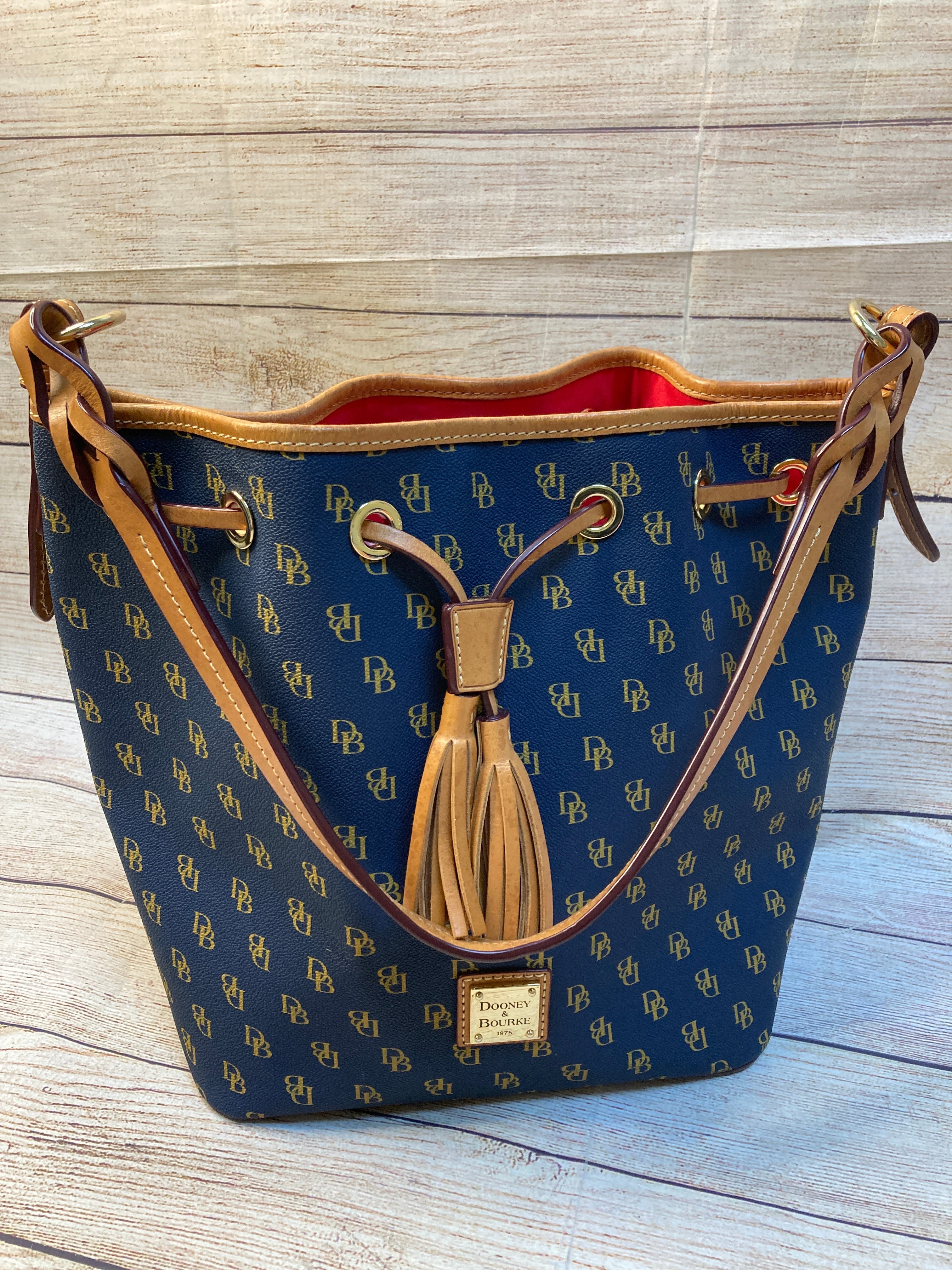 Mentore di vestiti Littleton, Colorado, Borsa a mano di Dooney And Bourke Dimensioni: Grande