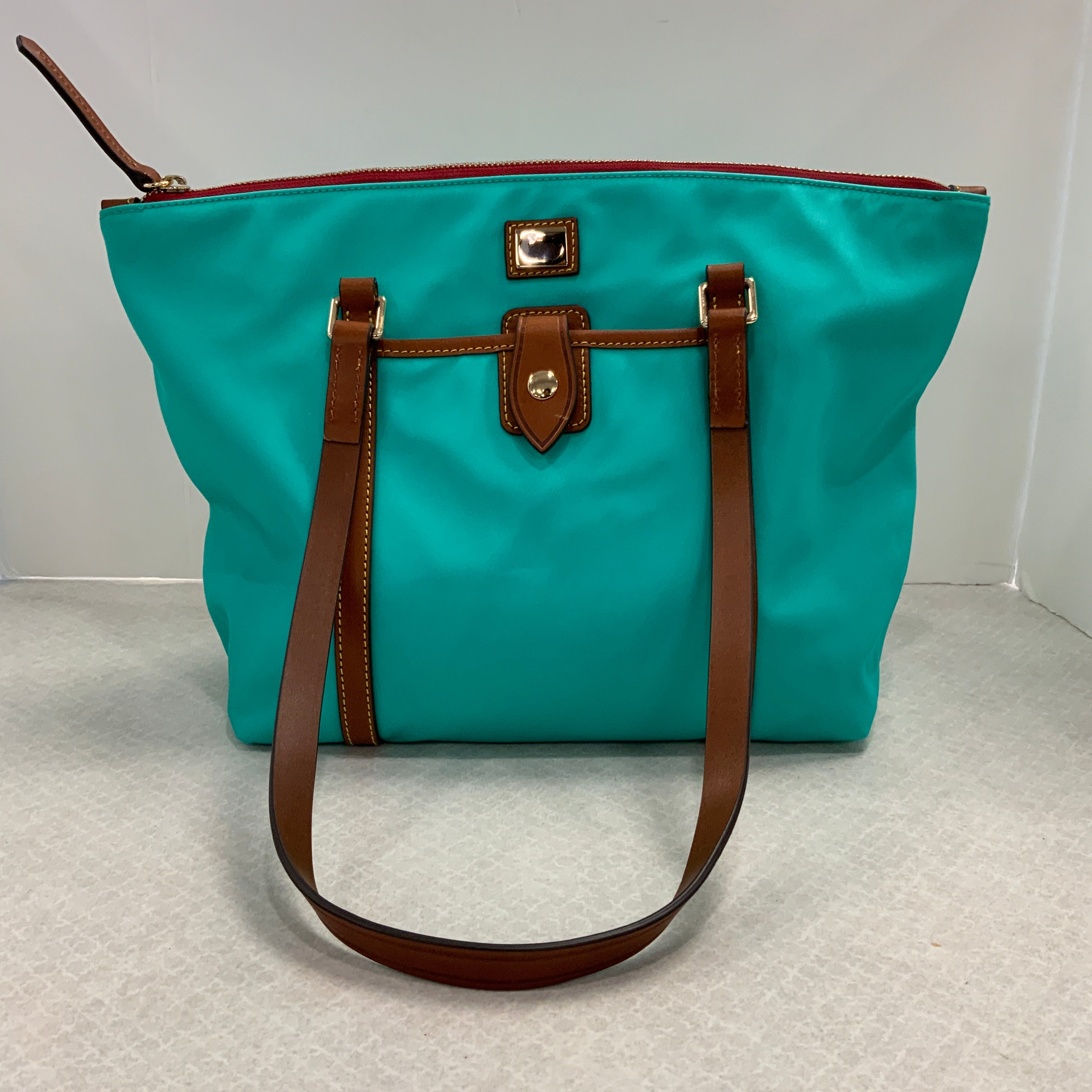 Mentore di vestiti Overland Park, Kansas, Borsa a mano di Dooney And Bourke Dimensioni: Medio