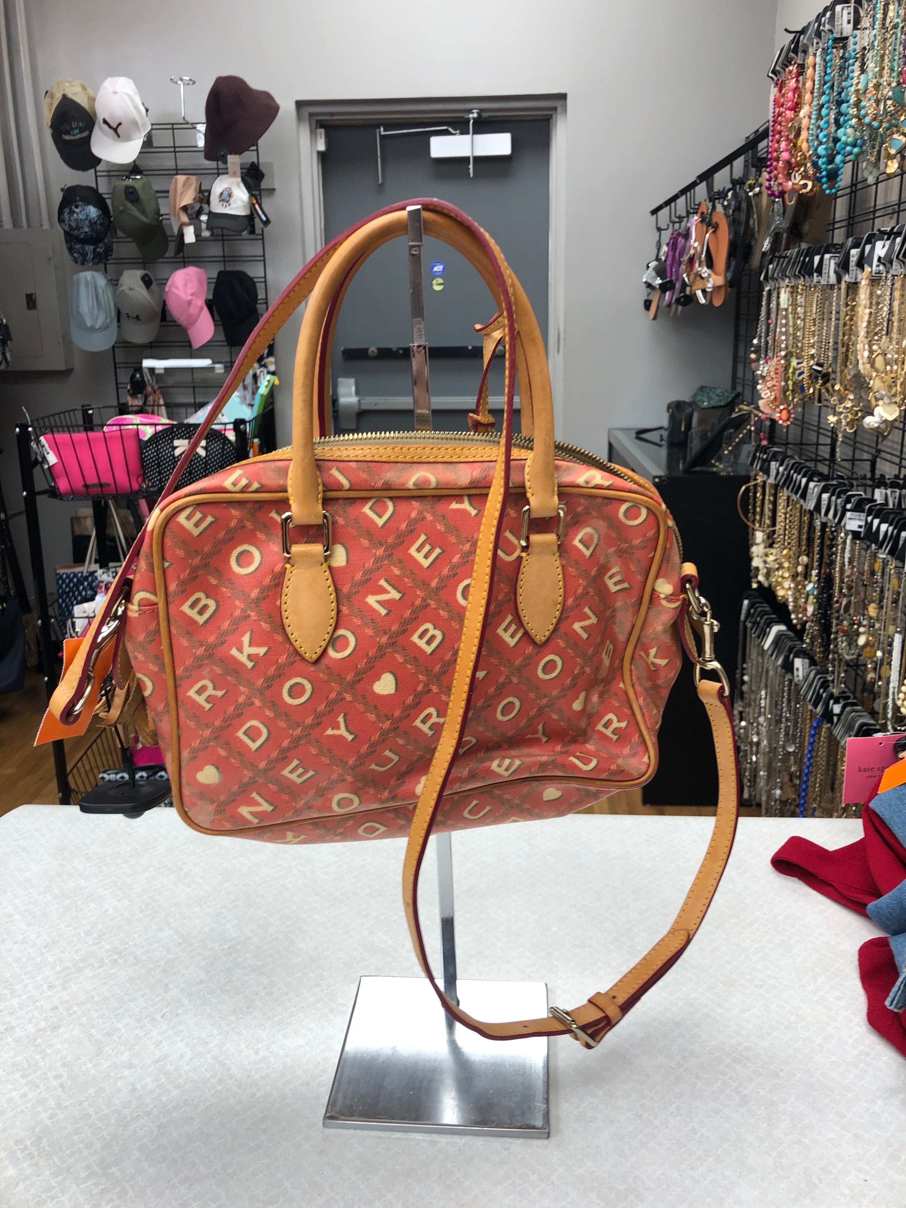 Abbigliamento Mentor Altamonte Springs Florida, Borsa a mano di Dooney And Bourke Dimensioni: Medio