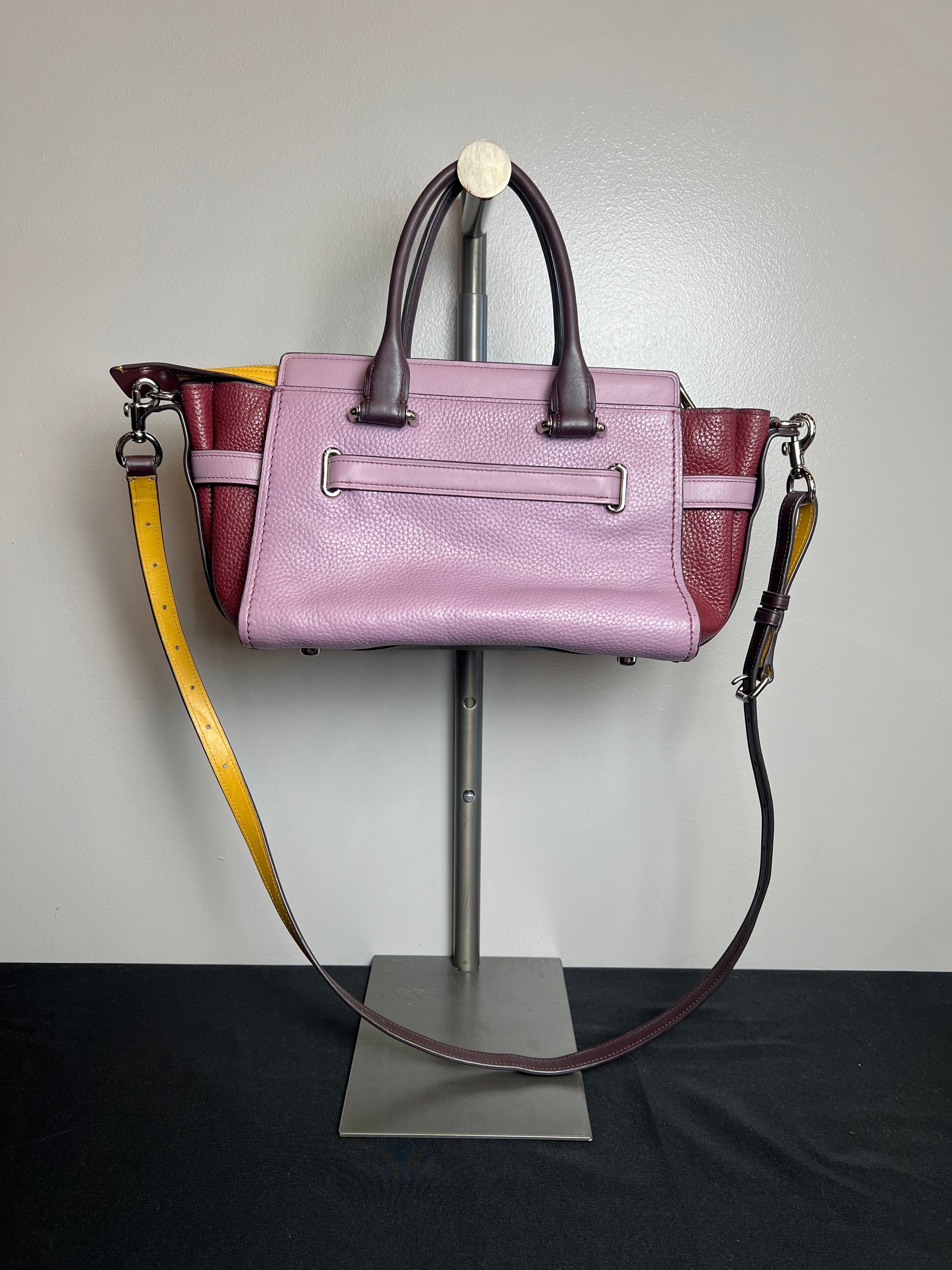 Mentore di vestiti Omaha Nebraska, Crossbody Designer By Coach Dimensioni: Medio