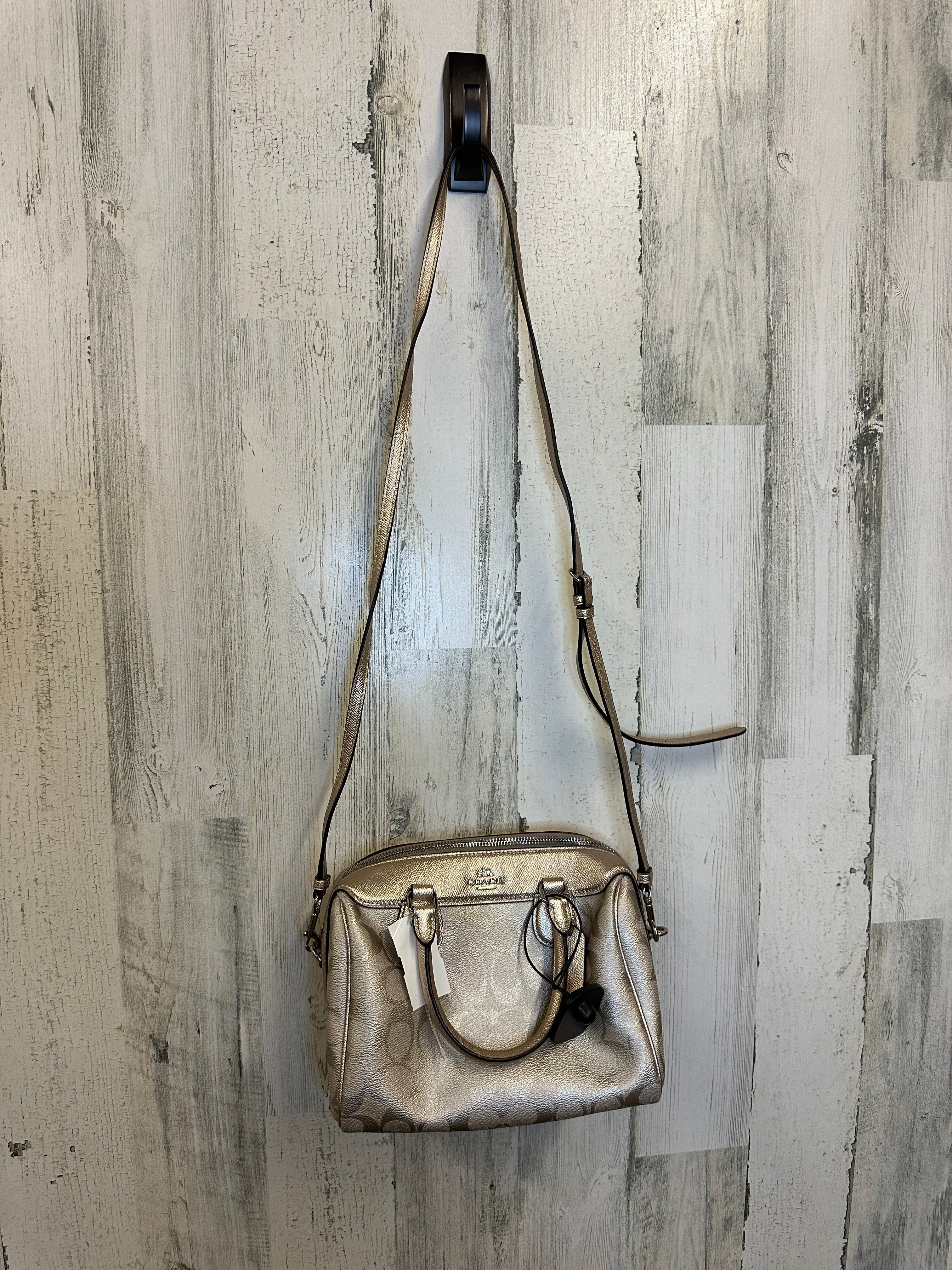 Mentore di vestiti Louisville, Kentucky, Crossbody Designer By Coach Dimensioni: Piccolo