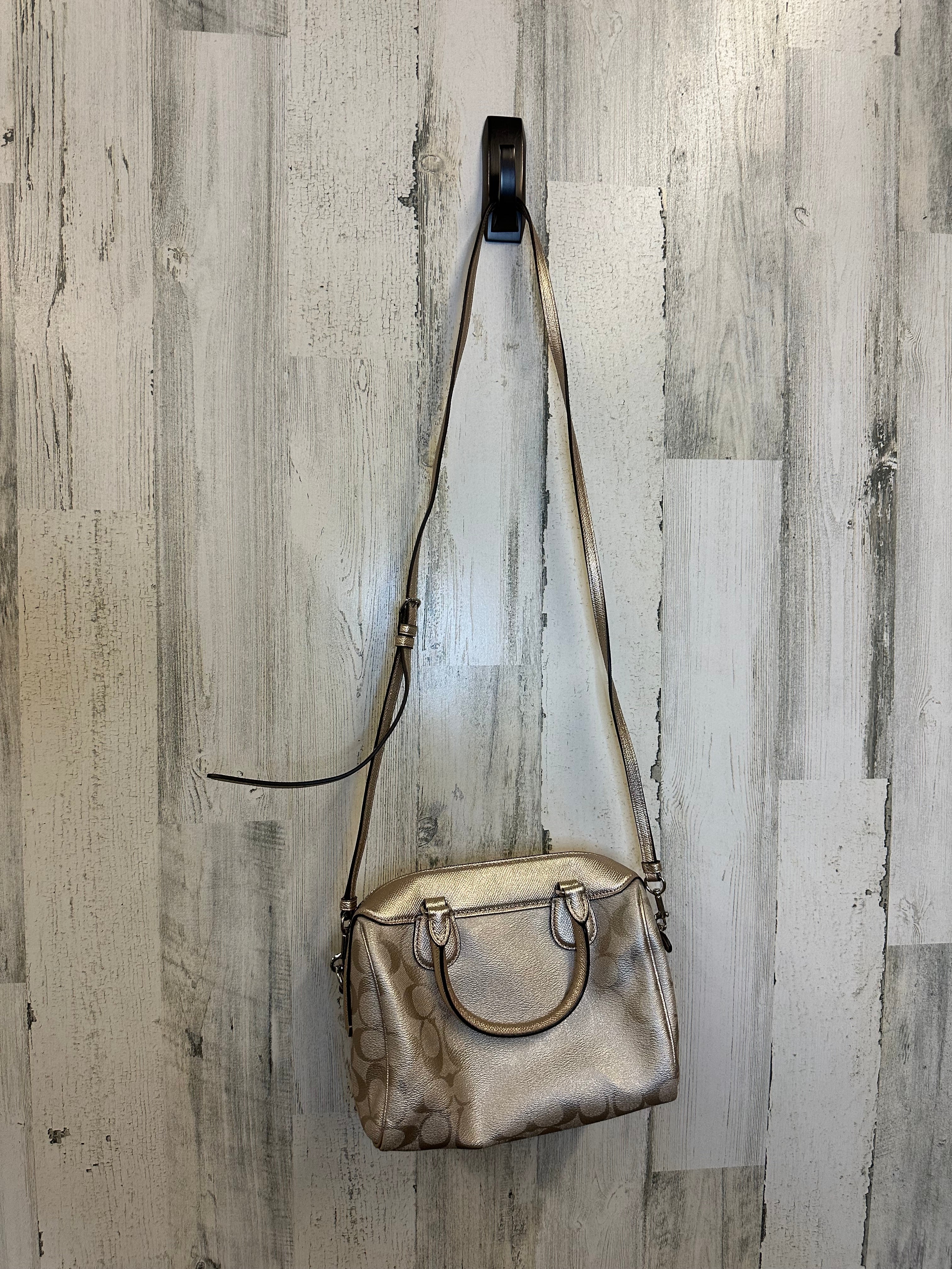 Mentore di vestiti Louisville, Kentucky, Crossbody Designer By Coach Dimensioni: Piccolo