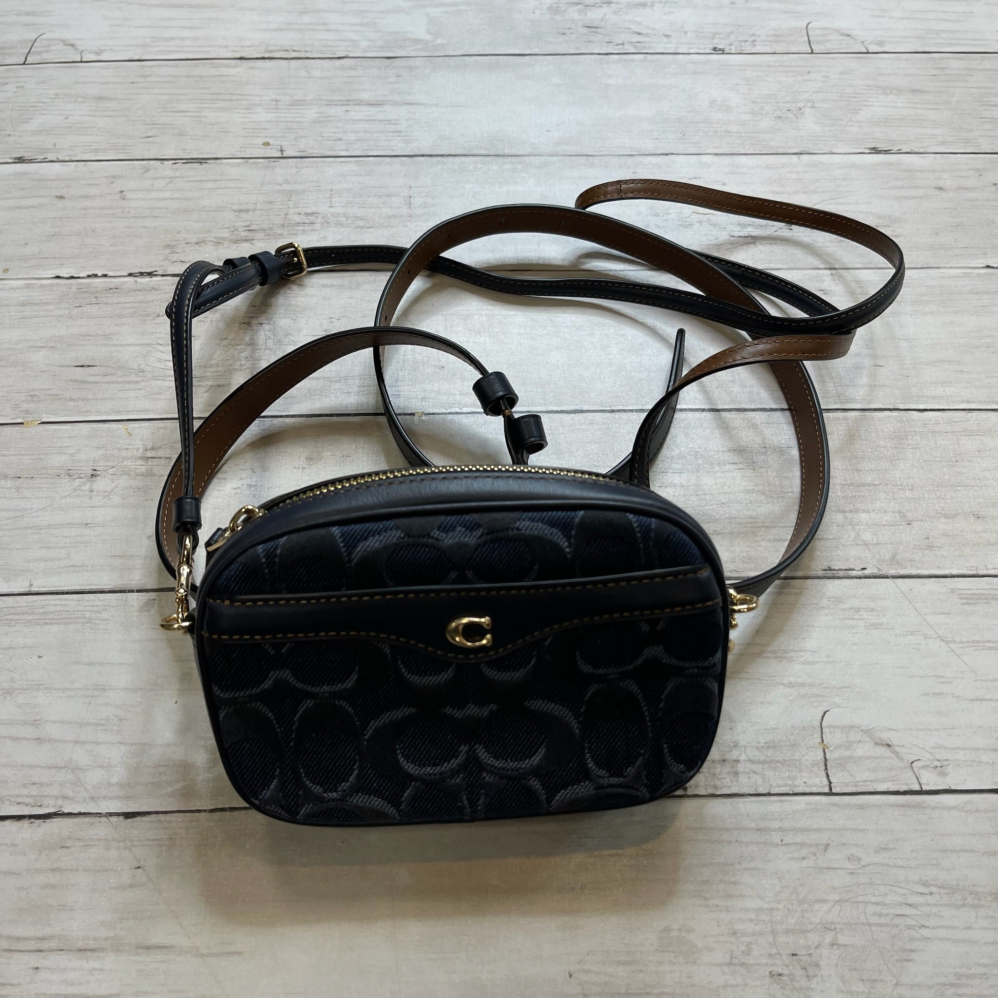 Mentore di vestiti Buford, Georgia, Crossbody Designer By Coach Dimensioni: Piccolo