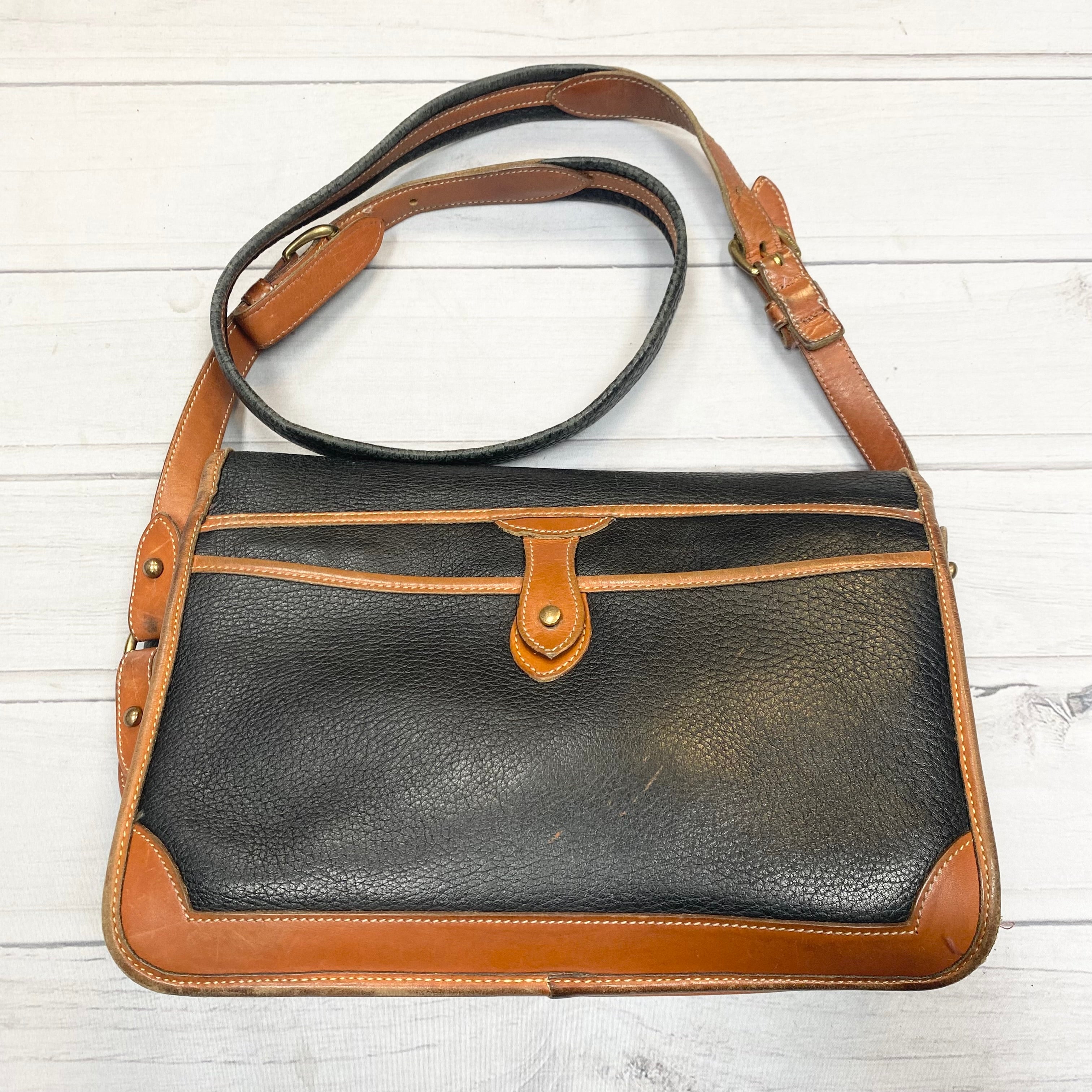 Mentore di vestiti West Chester, Pennsylvania, Crossbody Designer By Dooney And Bourke Dimensioni: Grande