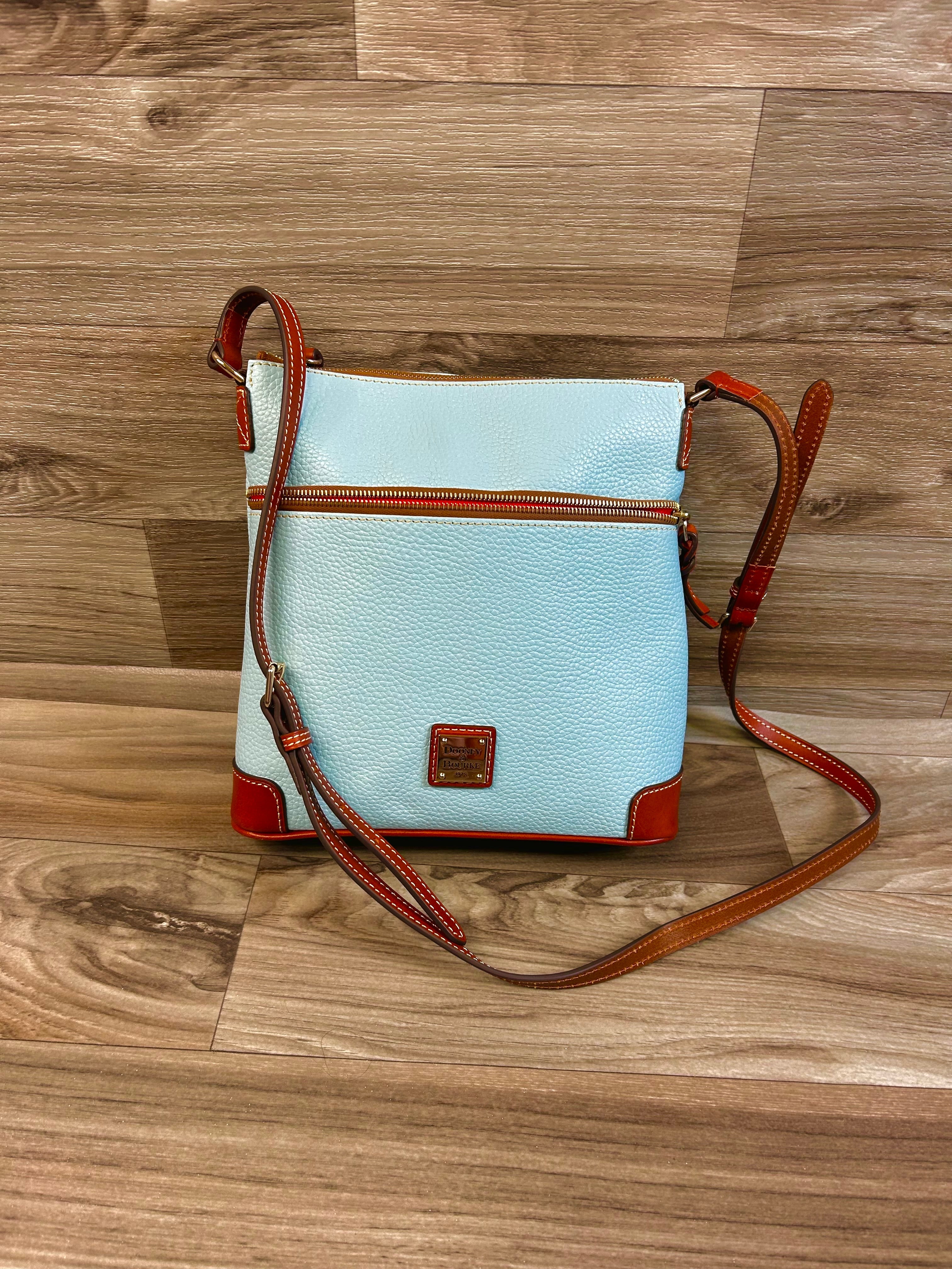 Mentore di vestiti Syracuse, New York, Crossbody Designer By Dooney And Bourke Dimensioni: Medio