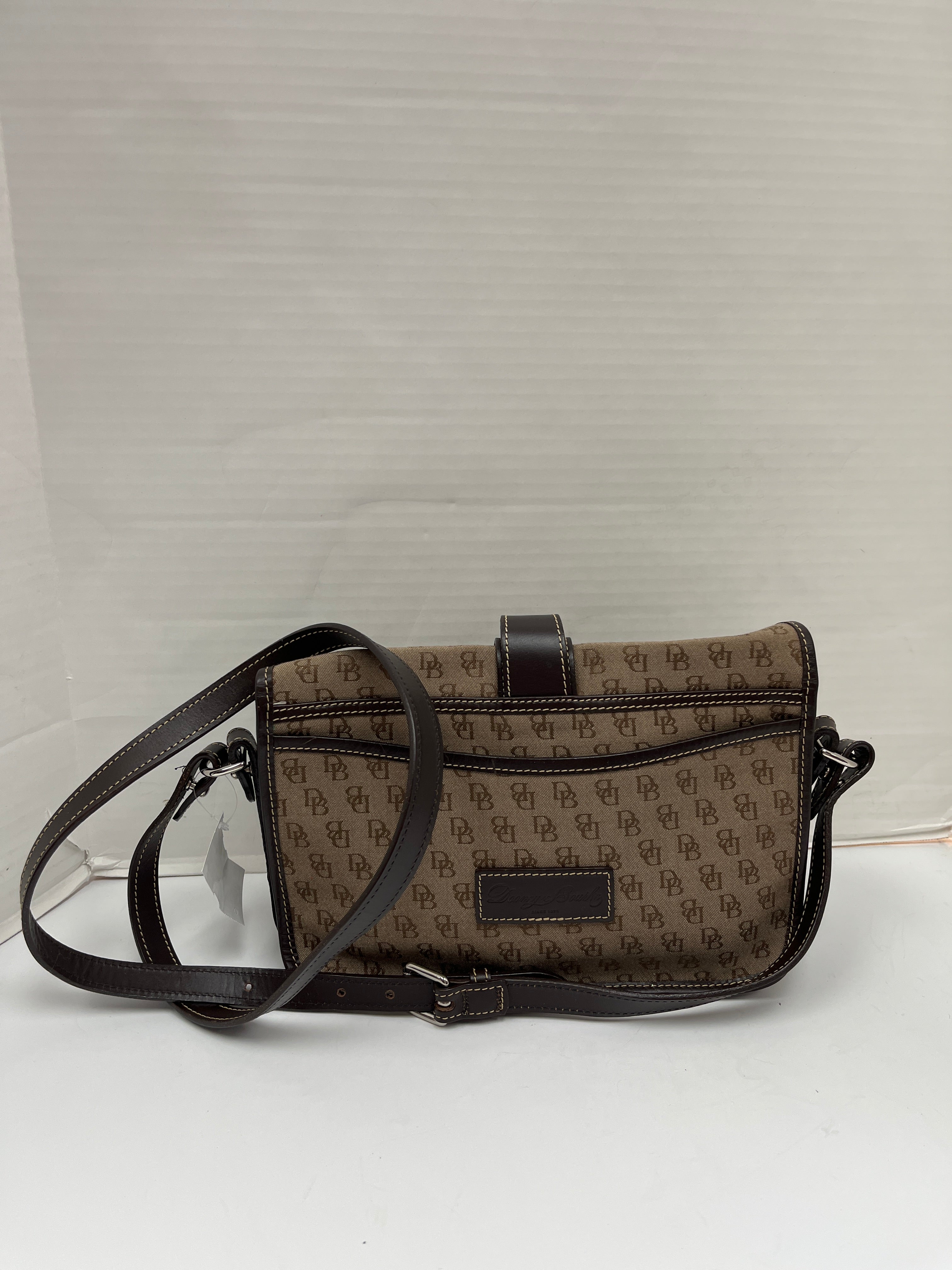 Mentore d'abbigliamento Clarksville, Tennessee, Crossbody Designer By Dooney And Bourke Dimensioni: Medio