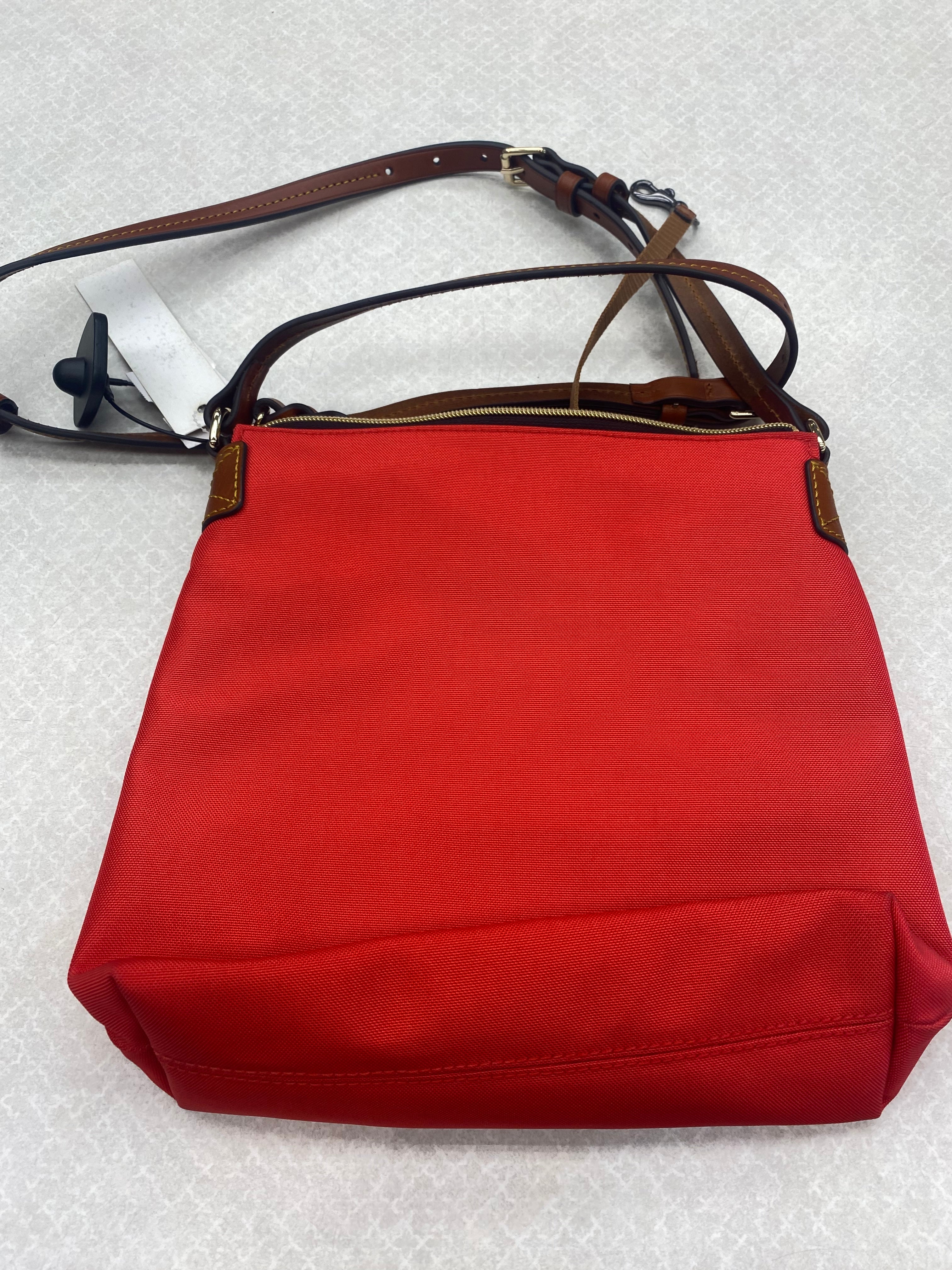 Mentore di vestiti Newport News, Virginia, Crossbody Designer By Dooney And Bourke Dimensioni: Medio