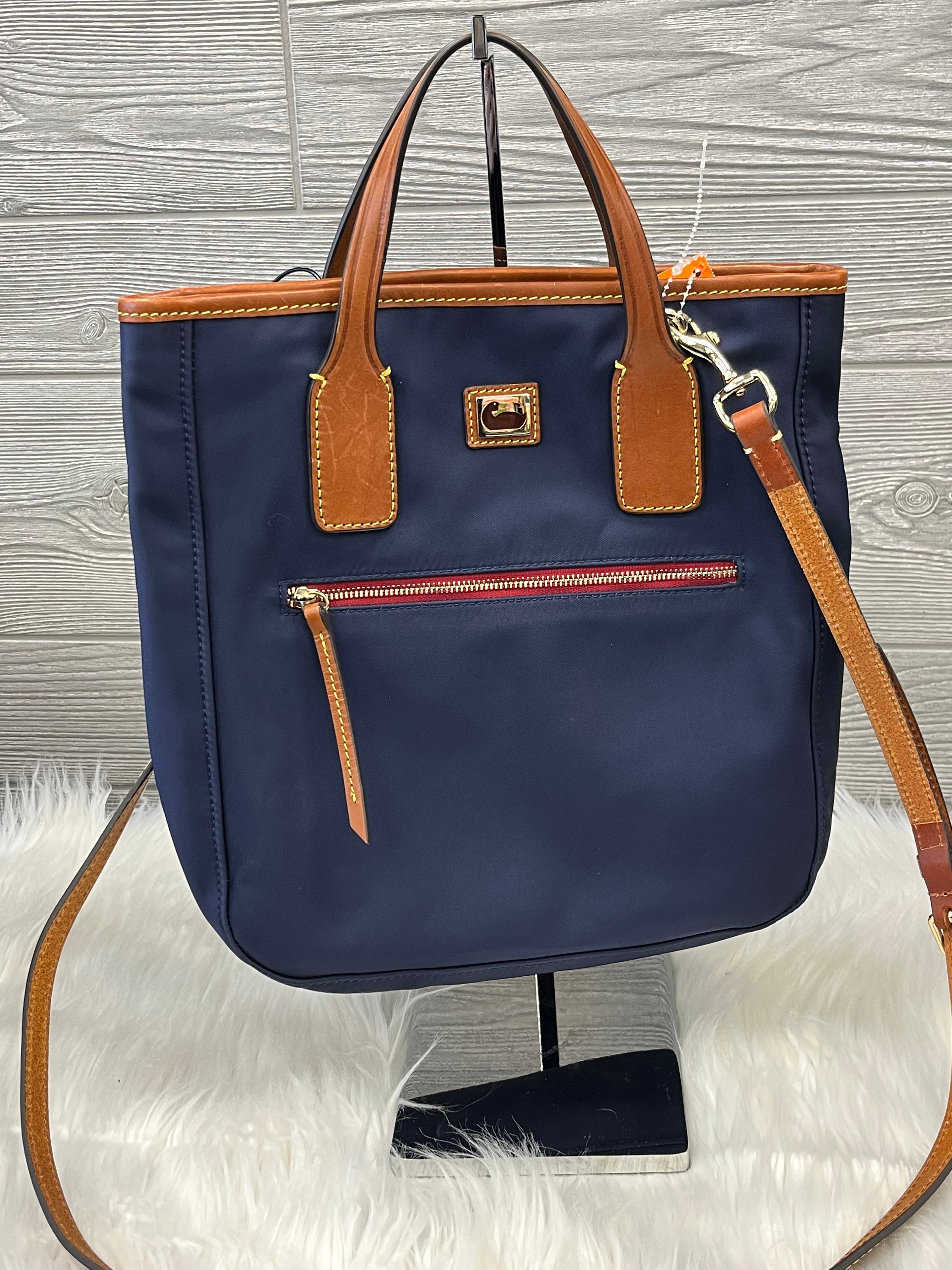 Abbigliamento Mentor Goshen, Indiana, Crossbody Designer By Dooney And Bourke Dimensioni: Medio