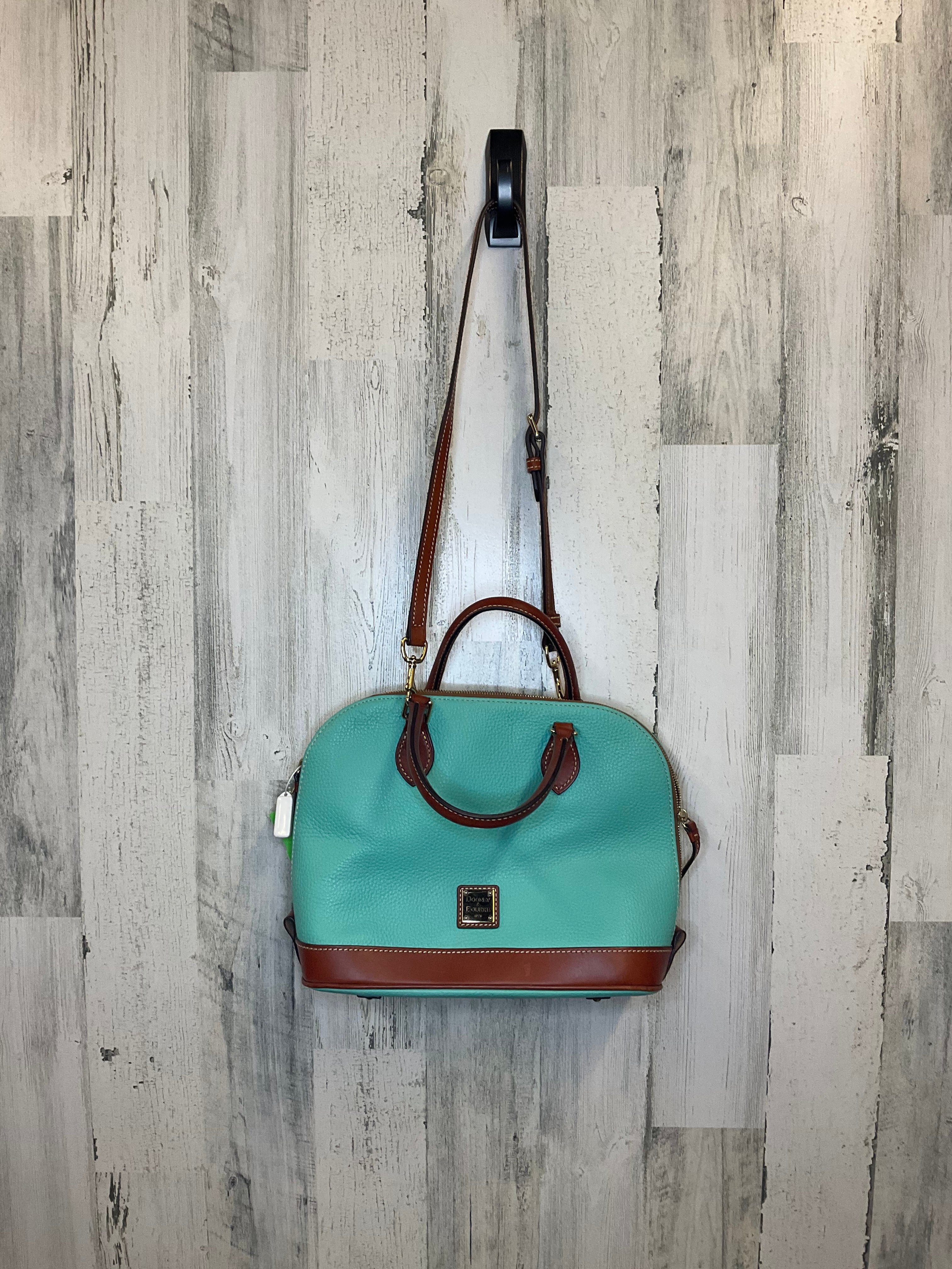 Mentore di vestiti Louisville, Kentucky, Crossbody Designer By Dooney And Bourke Dimensioni: Medio