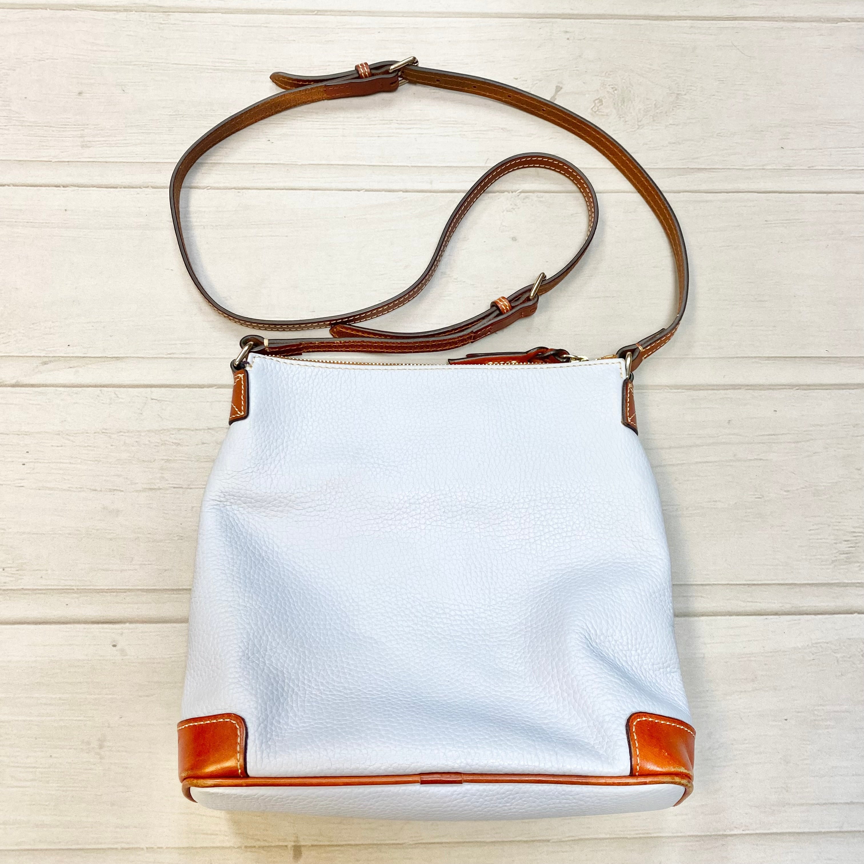 Mentore di abbigliamento West Chester, Pennsylvania, Crossbody Designer By Dooney And Bourke Dimensioni: Piccolo