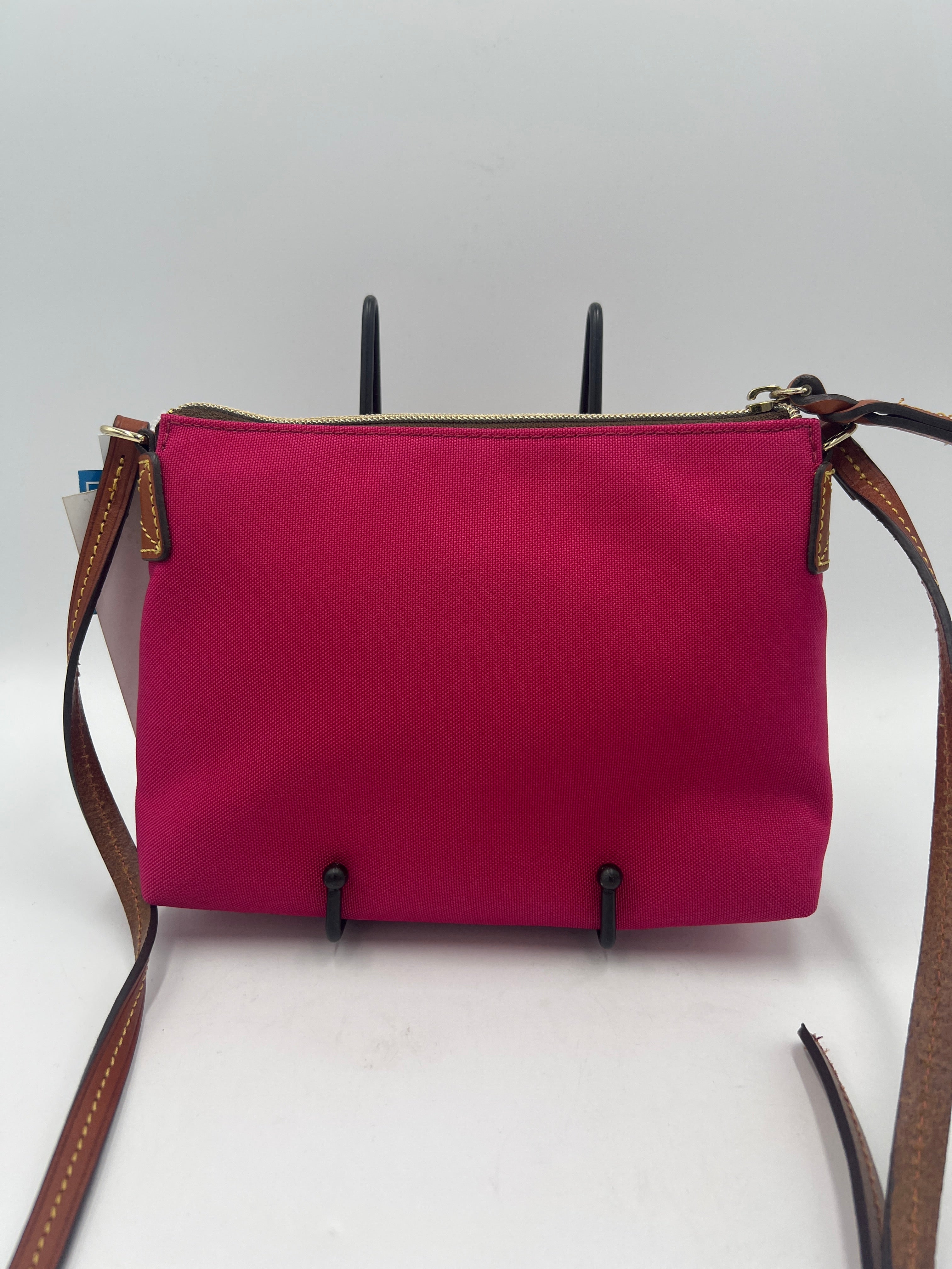 Mentore di vestiti St. Louis, Missouri, Crossbody Designer By Dooney And Bourke Dimensioni: Piccolo