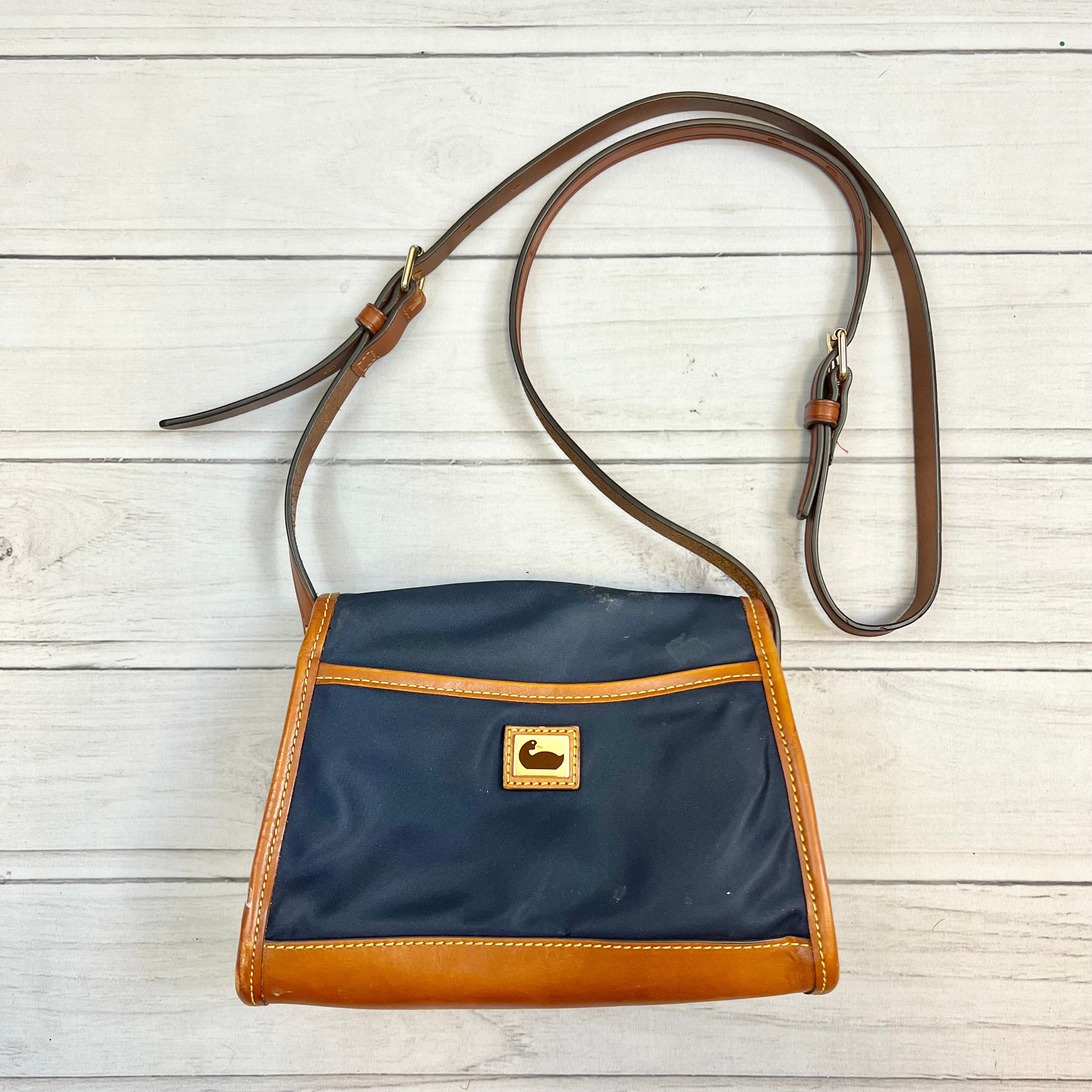 Mentore di vestiti Springfield, Pennsylvania, Crossbody Designer By Dooney And Bourke Dimensioni: Piccolo