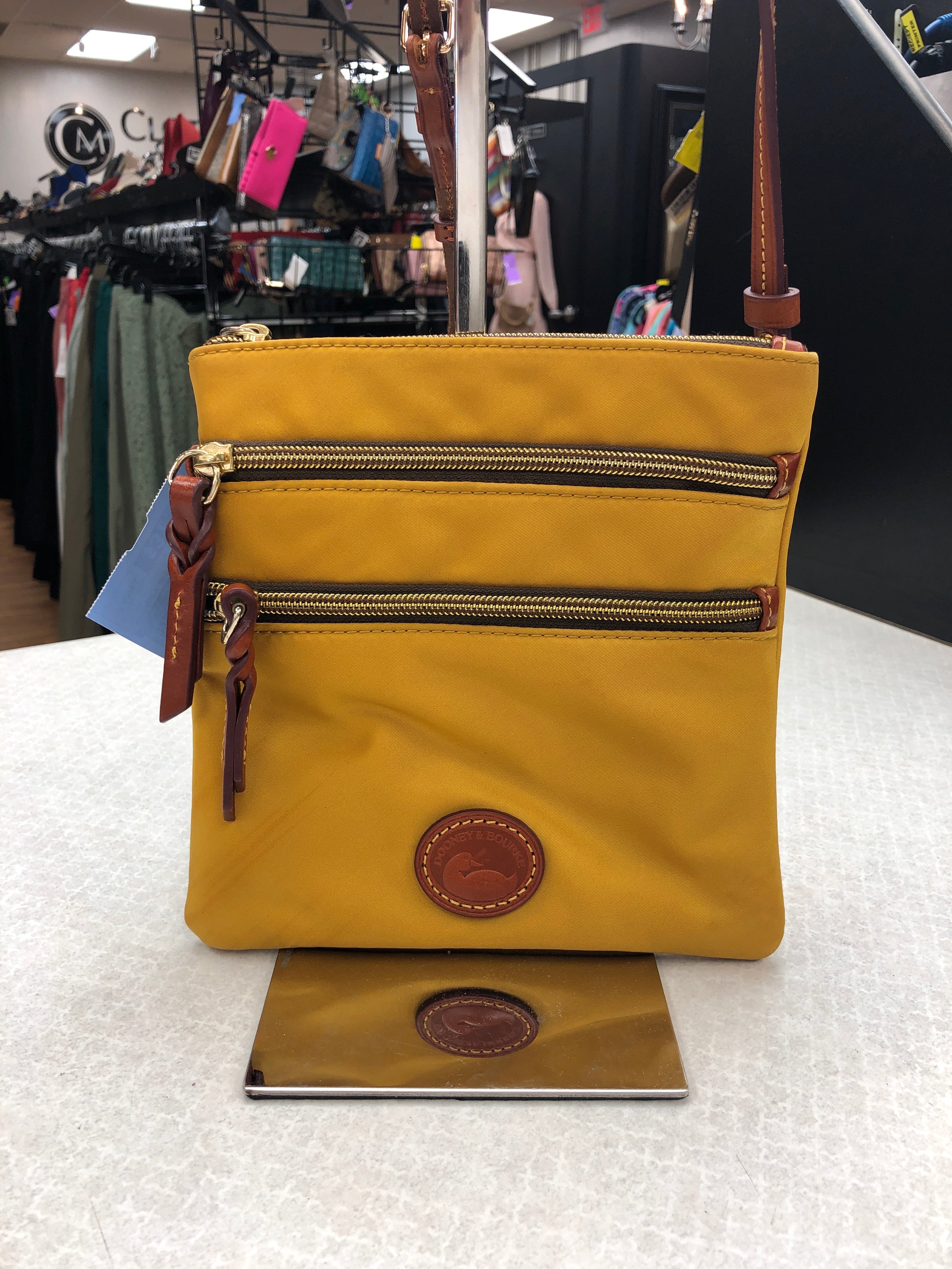 Abbigliamento Mentor Altamonte Springs Florida, Crossbody Designer By Dooney And Bourke Dimensioni: Piccolo