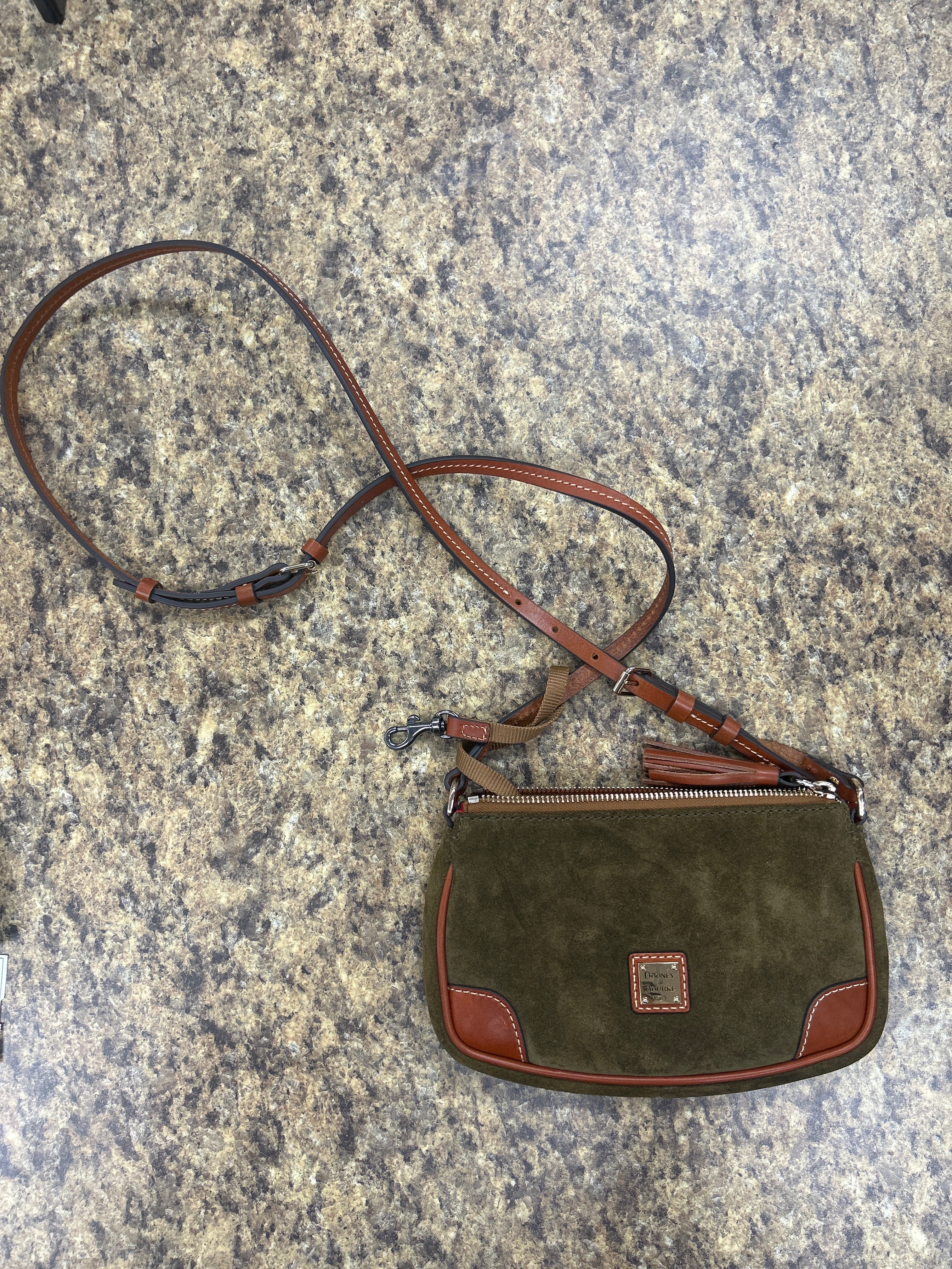 Mentore di vestiti North Little Rock, Arkansas, Crossbody Designer By Dooney And Bourke Dimensioni: Piccolo