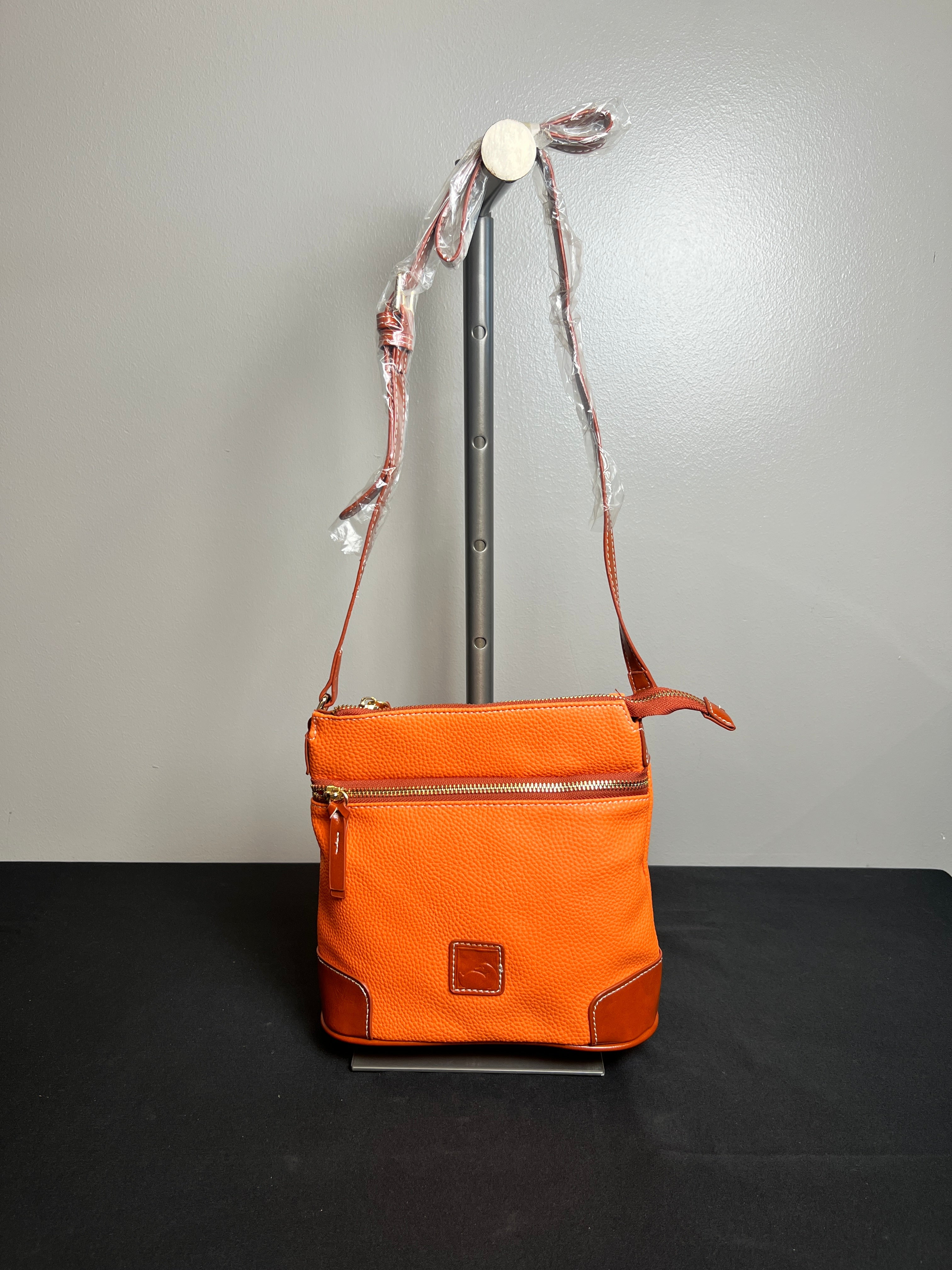 Mentore di vestiti Omaha Nebraska, Crossbody Designer By Dooney And Bourke Dimensioni: Piccolo