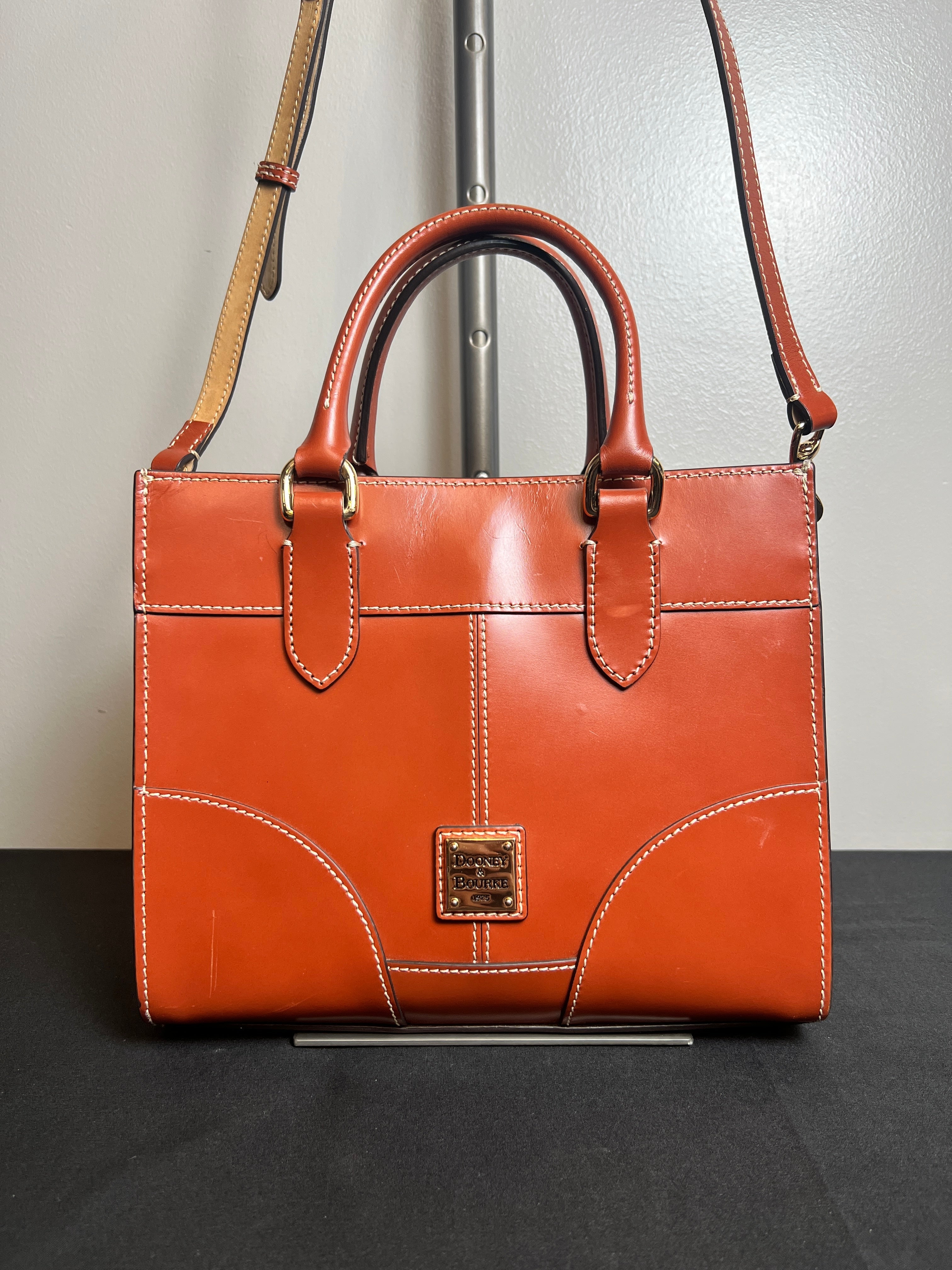 Mentore di vestiti Omaha Nebraska, Crossbody Designer By Dooney And Bourke Dimensioni: Piccolo