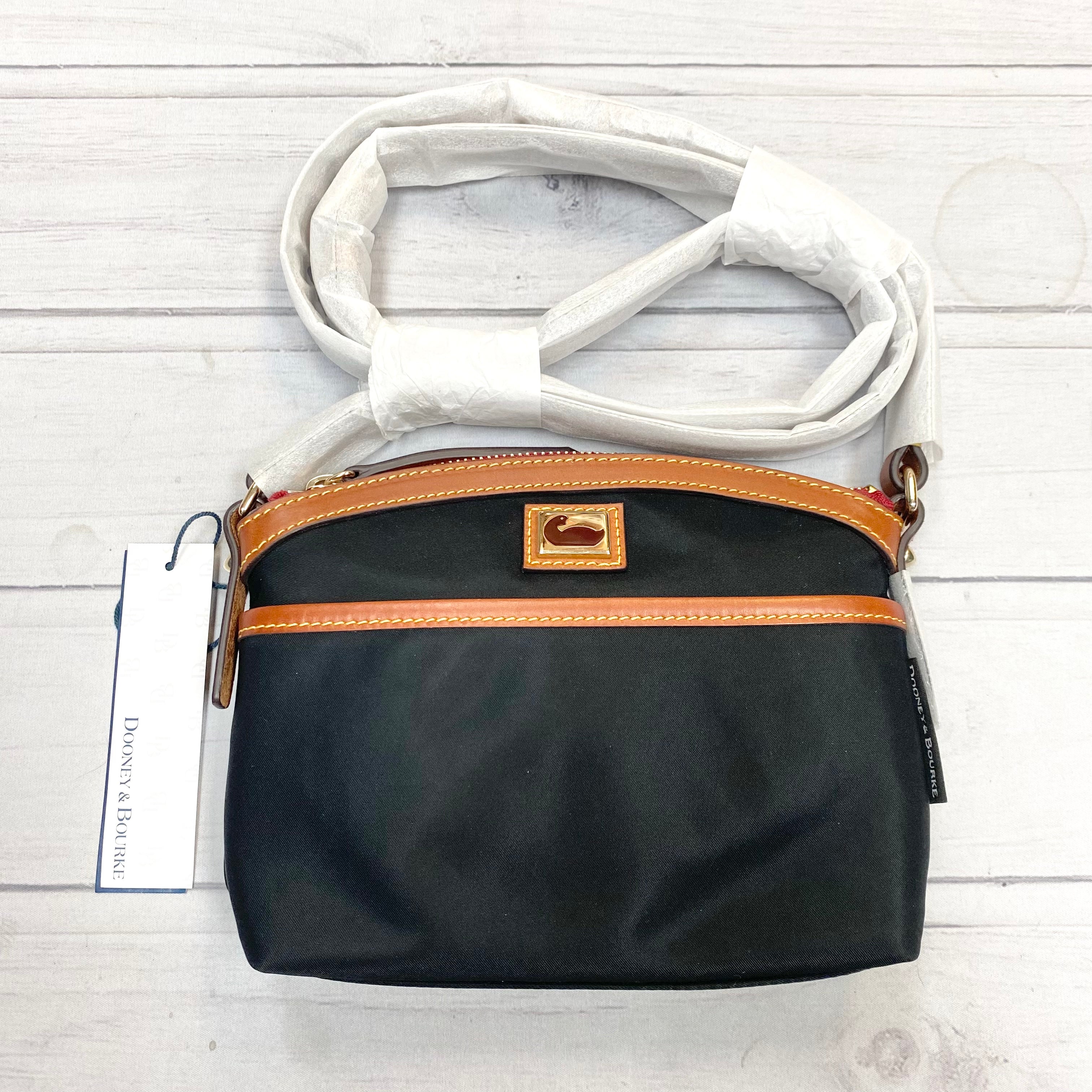 Mentore di abbigliamento West Chester, Pennsylvania, Crossbody Designer By Dooney And Bourke Dimensioni: Piccolo