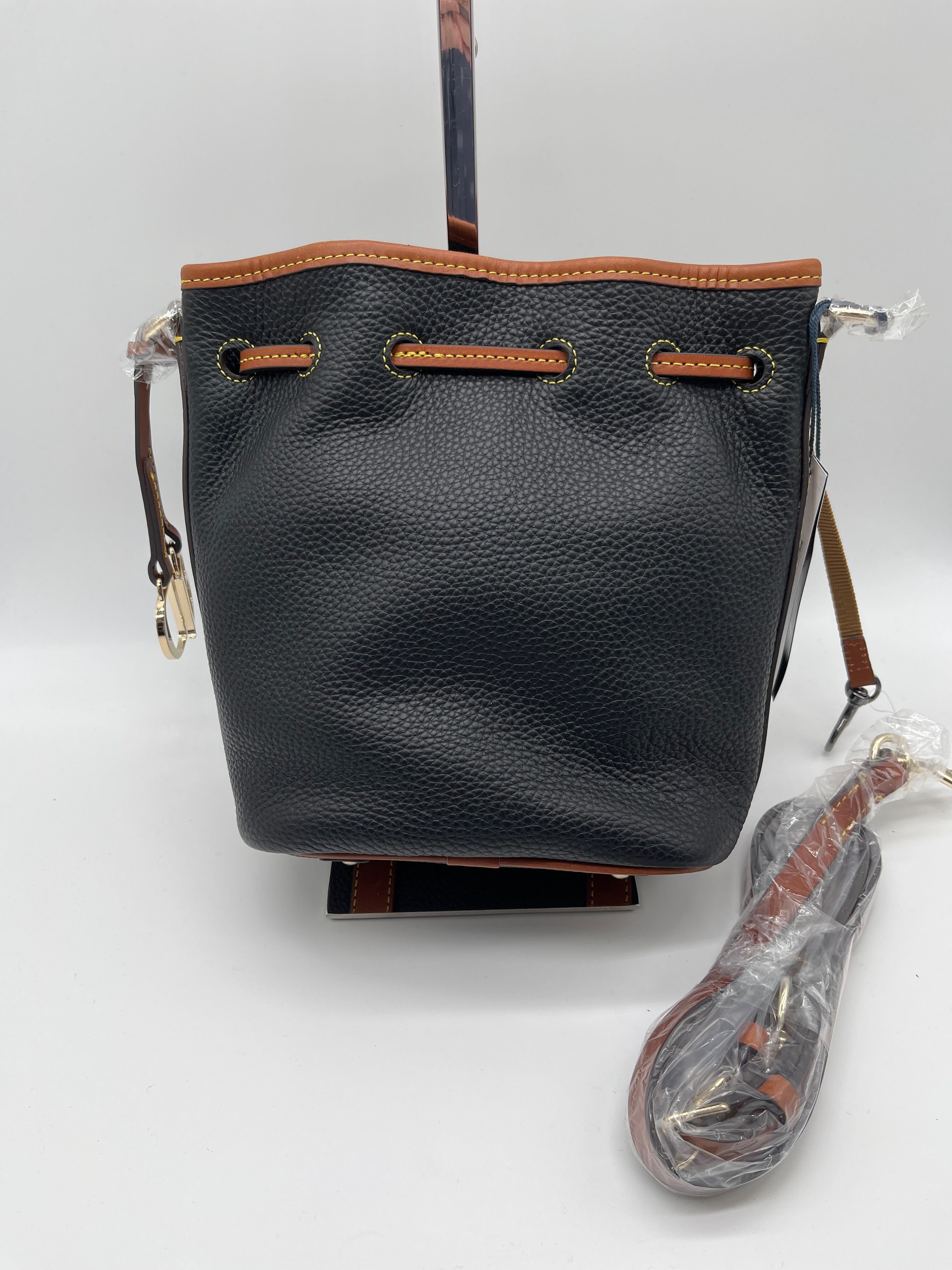 Abbigliamento Mentor Fort Wayne, Indiana, Crossbody Designer By Dooney And Bourke Taglia: Piccolo