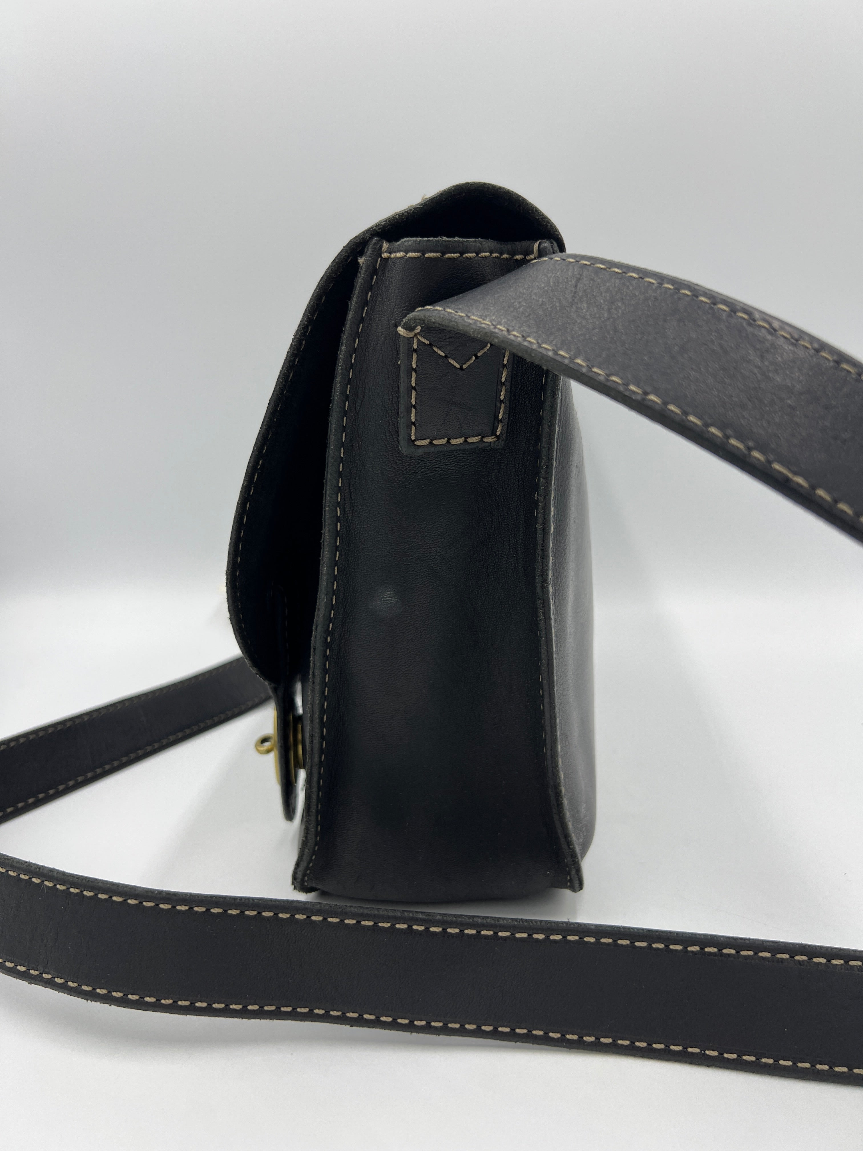 Mentore di vestiti St. Louis, Missouri, Crossbody Designer By Fossil Dimensioni: Medio