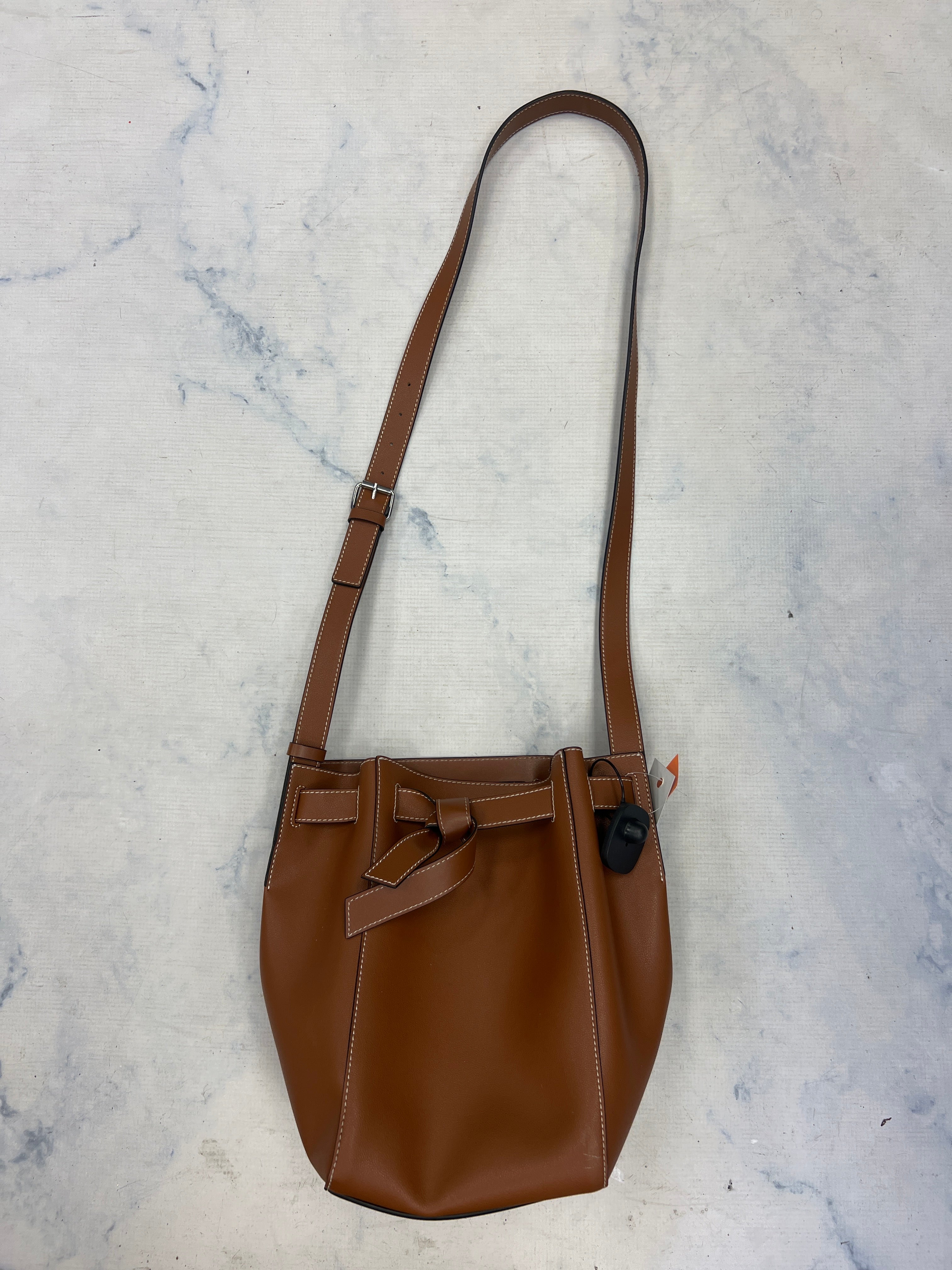 Mentore di vestiti Ellisville, Missouri, Crossbody Designer By French Connection Dimensioni: Medio