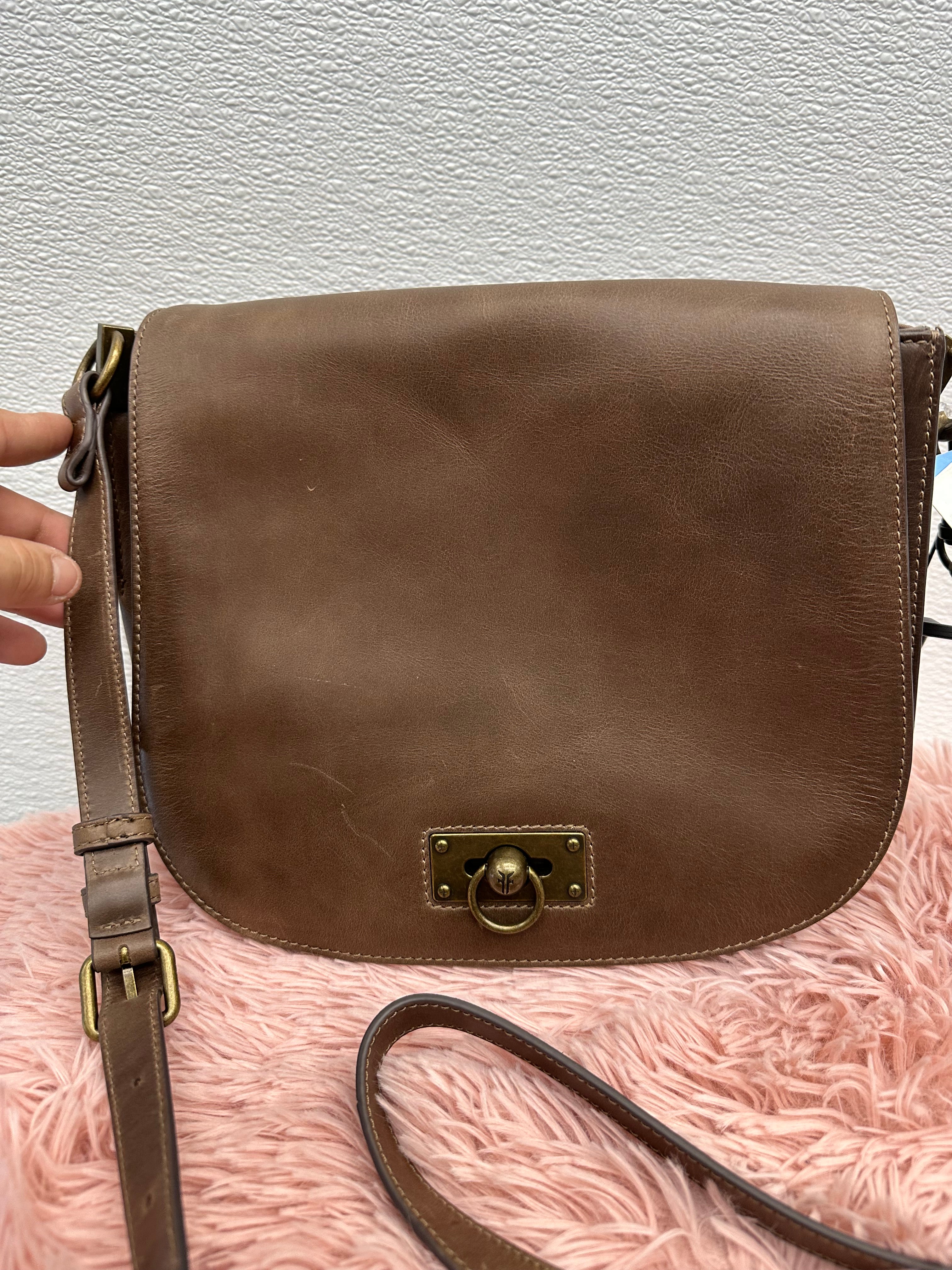 Abbigliamento Mentor Newport News, Virginia, Crossbody Designer By Frye Taglia: Media