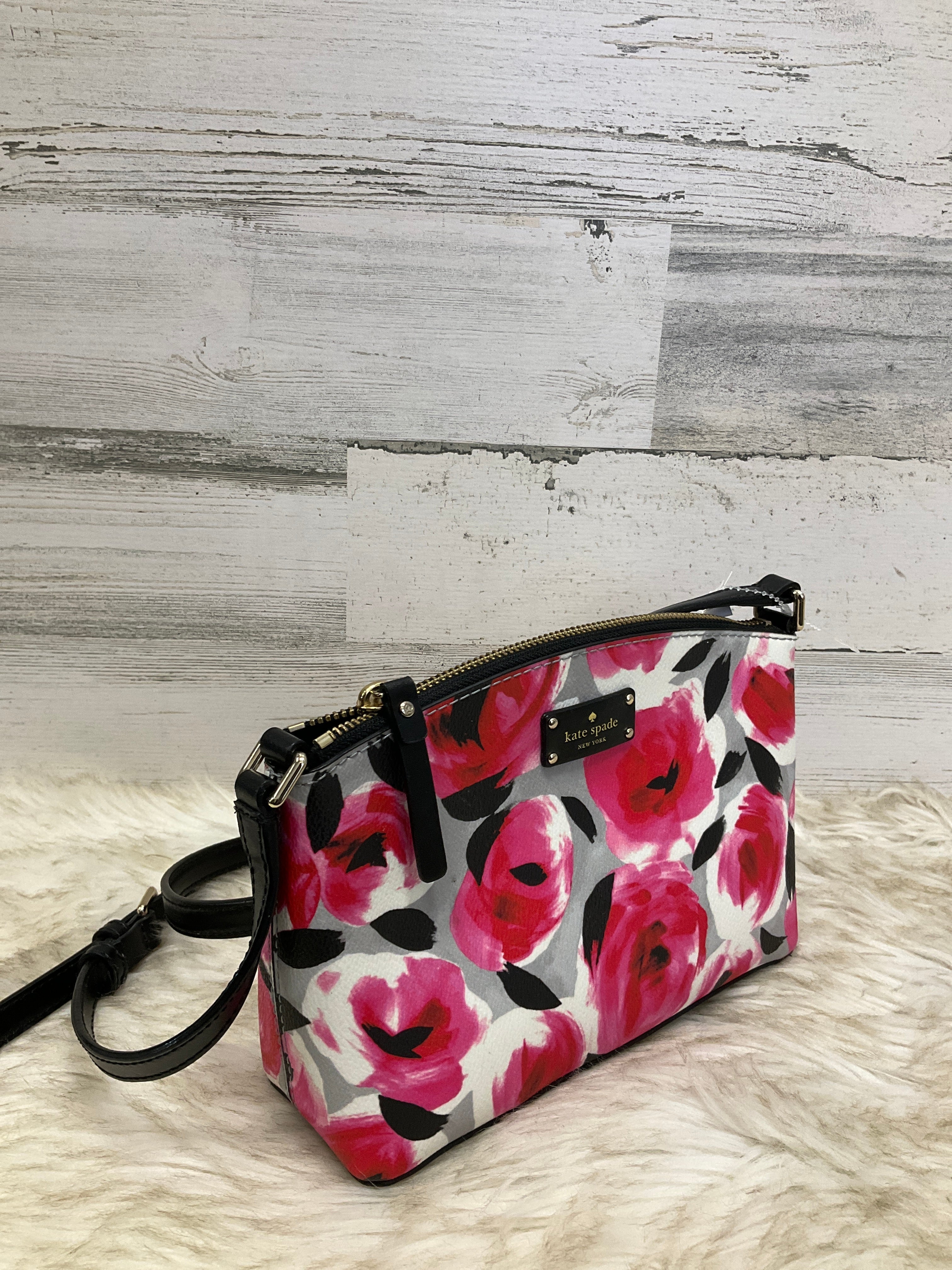 Mentore di vestiti Mishawaka, Indiana, Crossbody Designer By Kate Spade Dimensioni: Medio