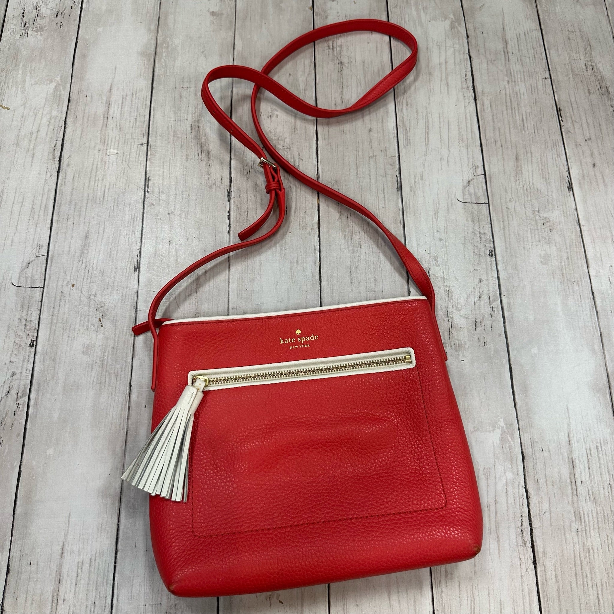 Mentore di vestiti Buford, Georgia, Crossbody Designer By Kate Spade Dimensioni: Medio