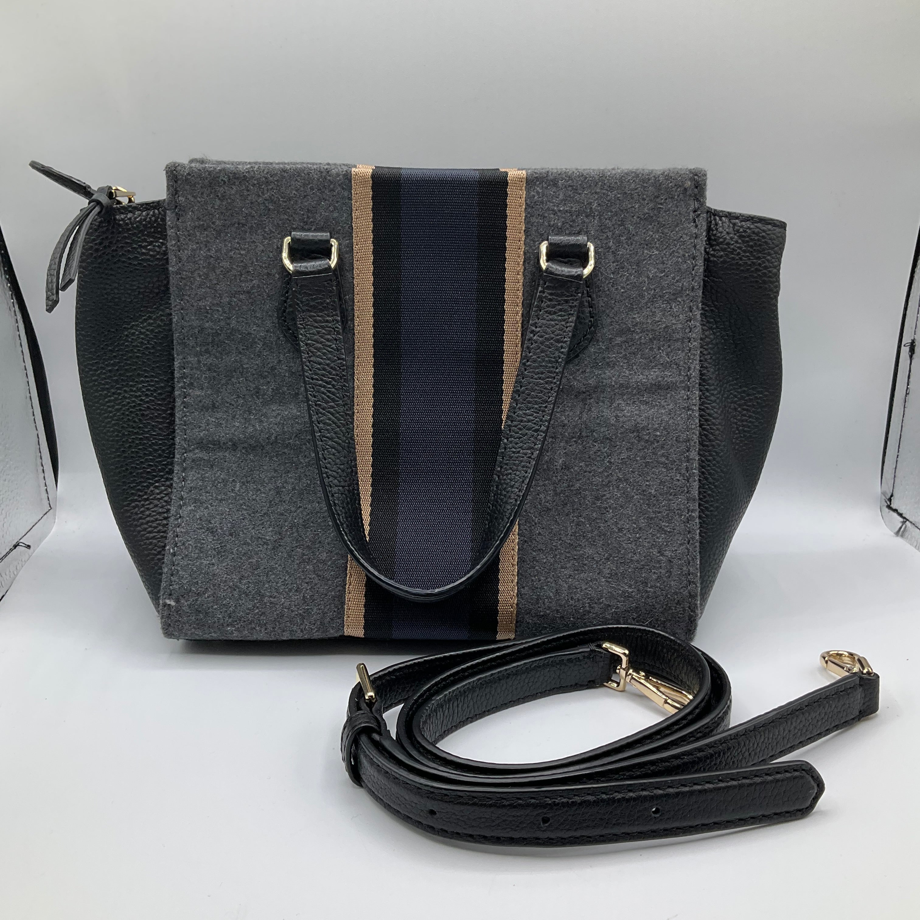 Mentore di vestiti Cincinnati Fields Ertel, Ohio, Crossbody Designer By Kate Spade Dimensioni: Medio