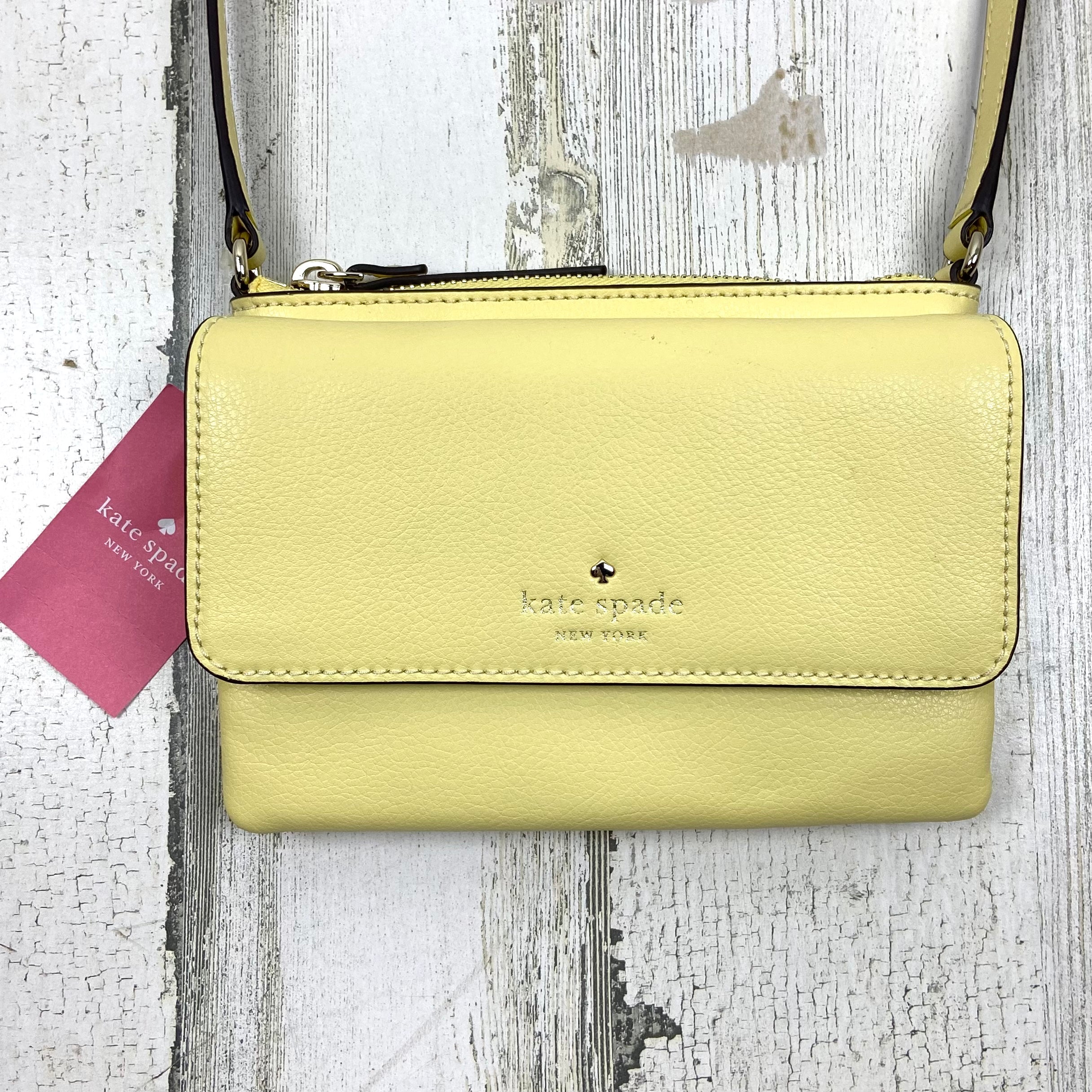 Mentore d'abbigliamento Edmond, Oklahoma, Crossbody Designer By Kate Spade Dimensioni: Piccolo