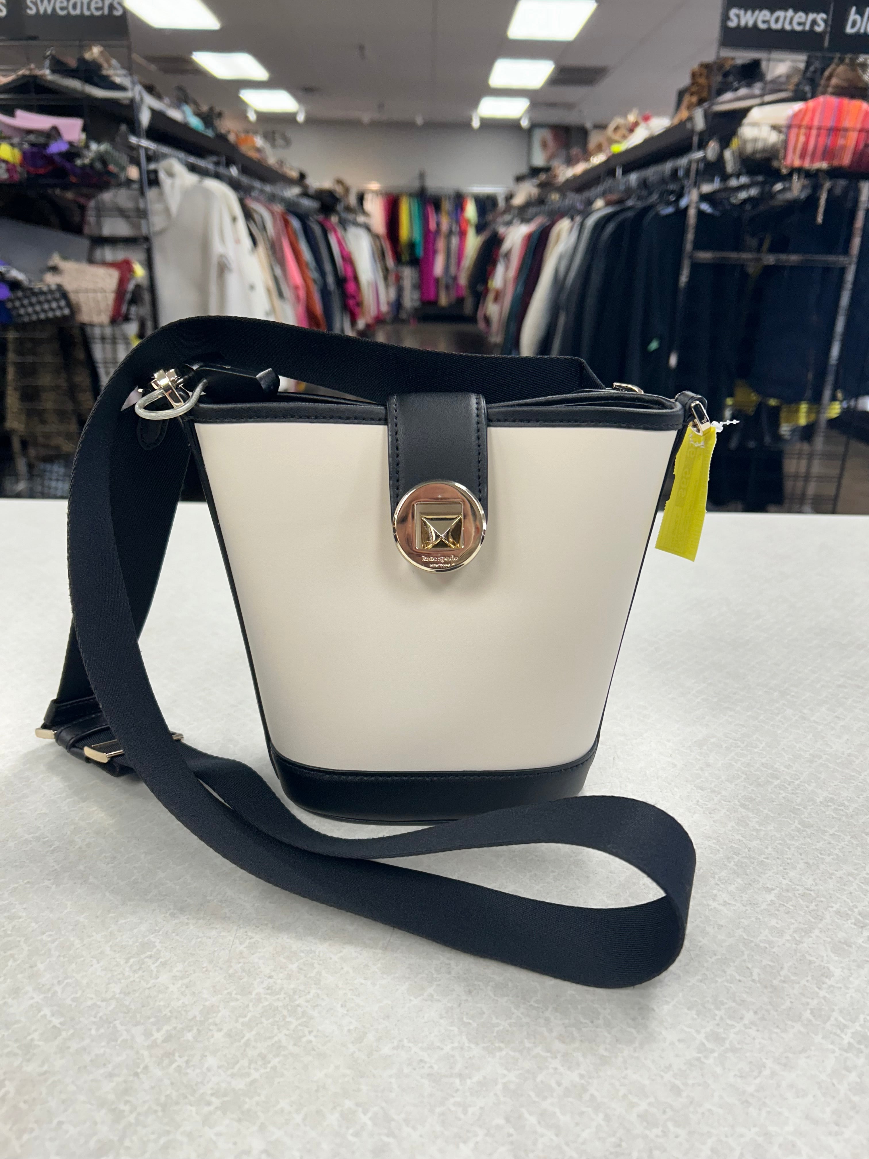 Mentore di vestiti Little Rock, Arkansas, Crossbody Designer By Kate Spade Dimensioni: Piccolo