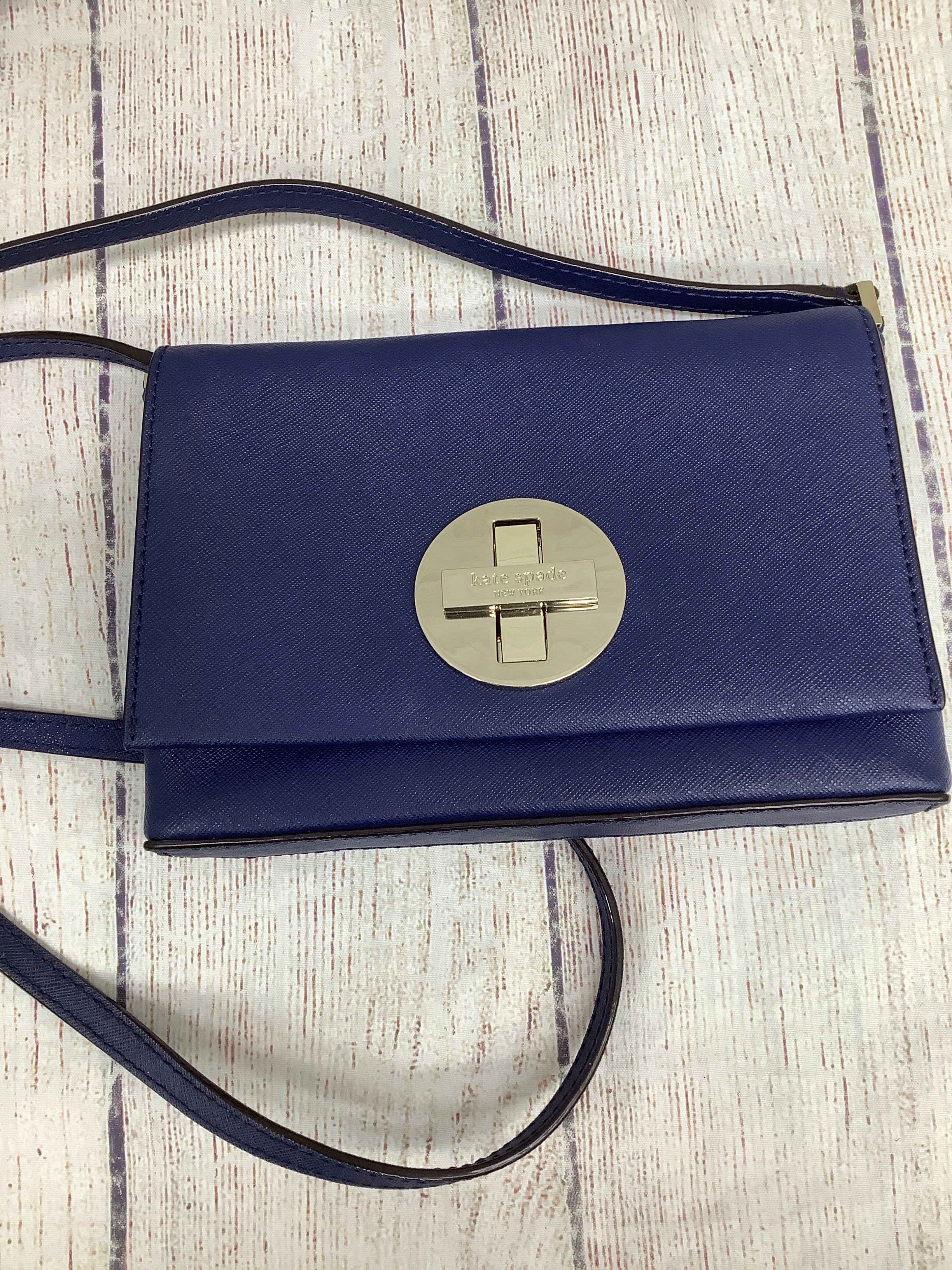 Mentore d'abbigliamento Fredricksburg, Virginia, Crossbody Designer By Kate Spade Dimensioni: Piccolo