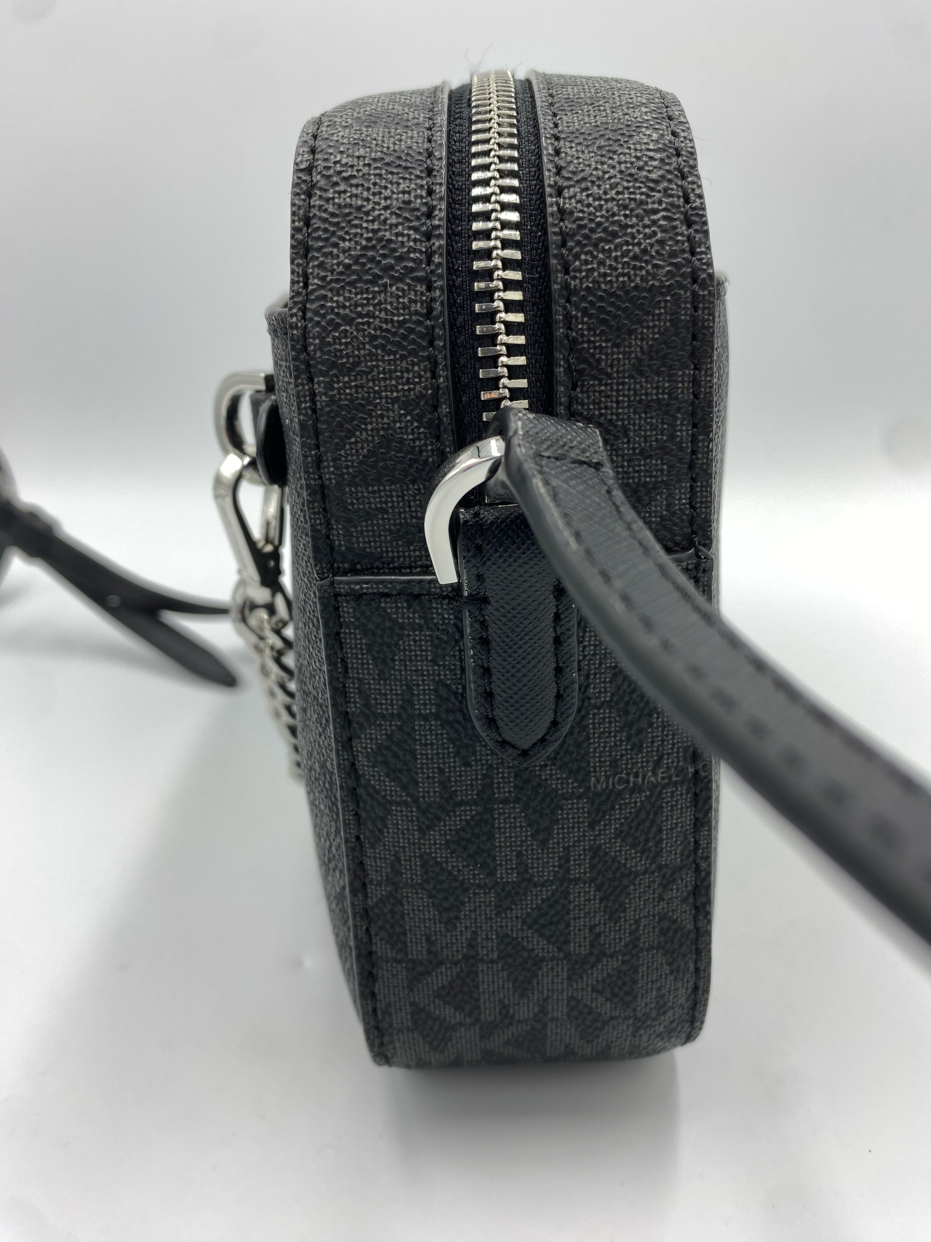 Mentore di vestiti St. Louis, Missouri, Crossbody Designer By Michael By Michael Kors Dimensioni: Medio