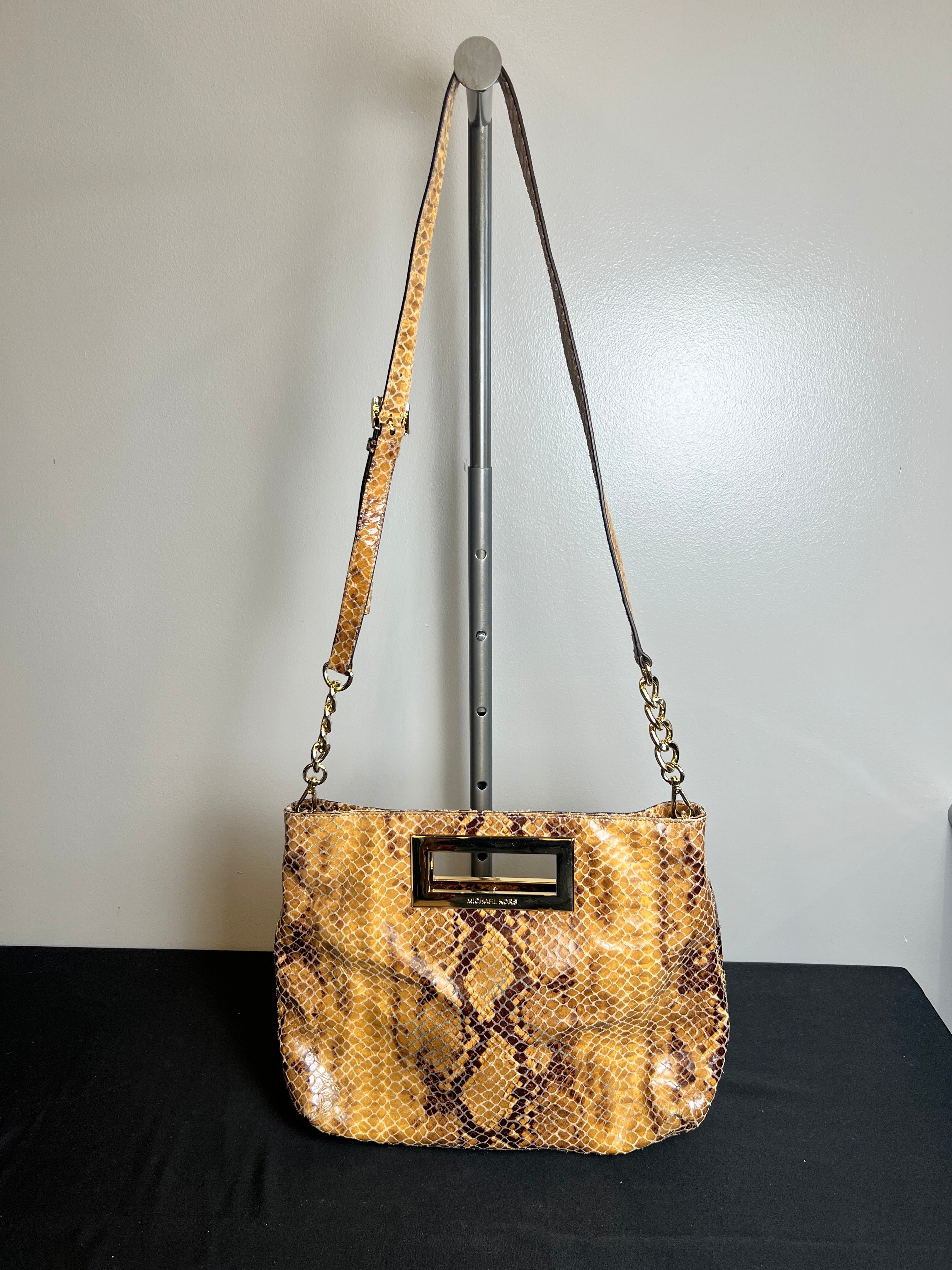 Mentore di vestiti Omaha Nebraska, Crossbody Designer By Michael Kors Dimensioni: Grande