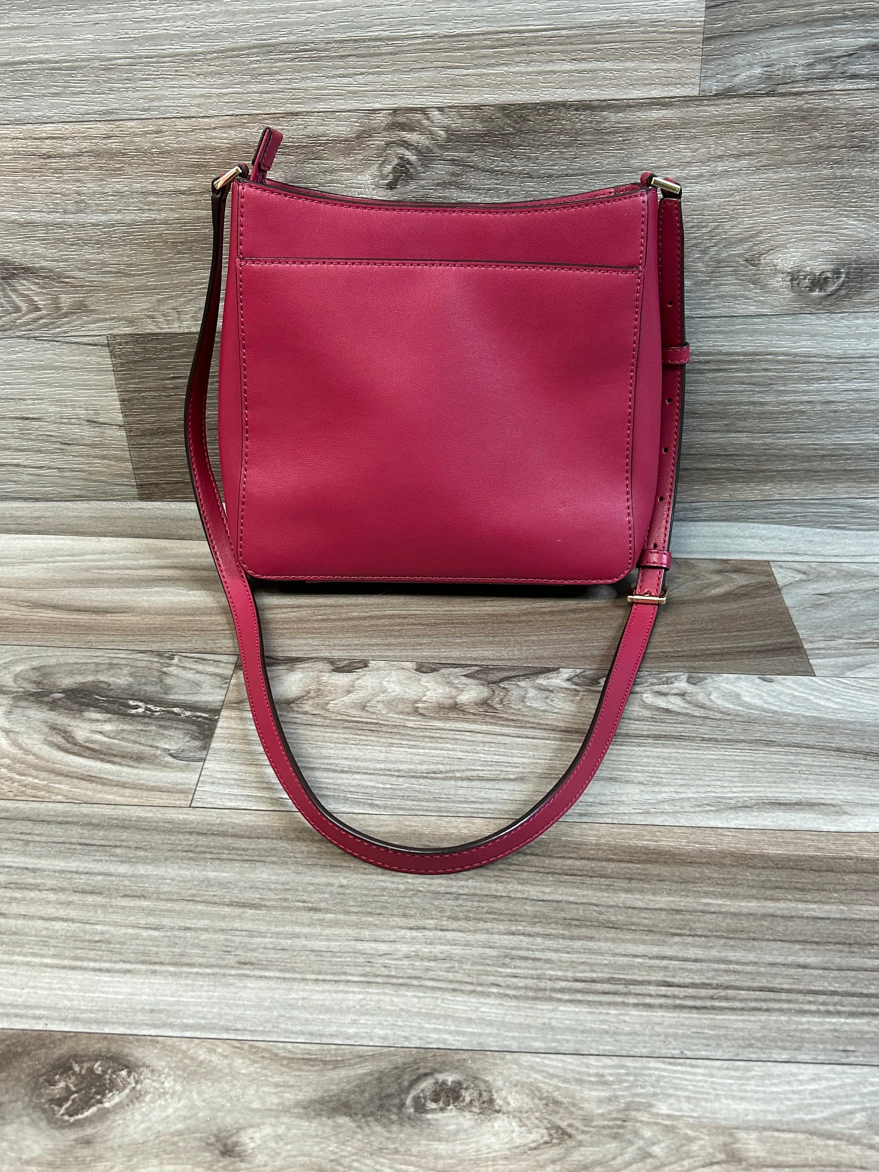 Mentore d'abbigliamento Syracuse, New York, Crossbody Designer By Michael Kors Dimensioni: Medio