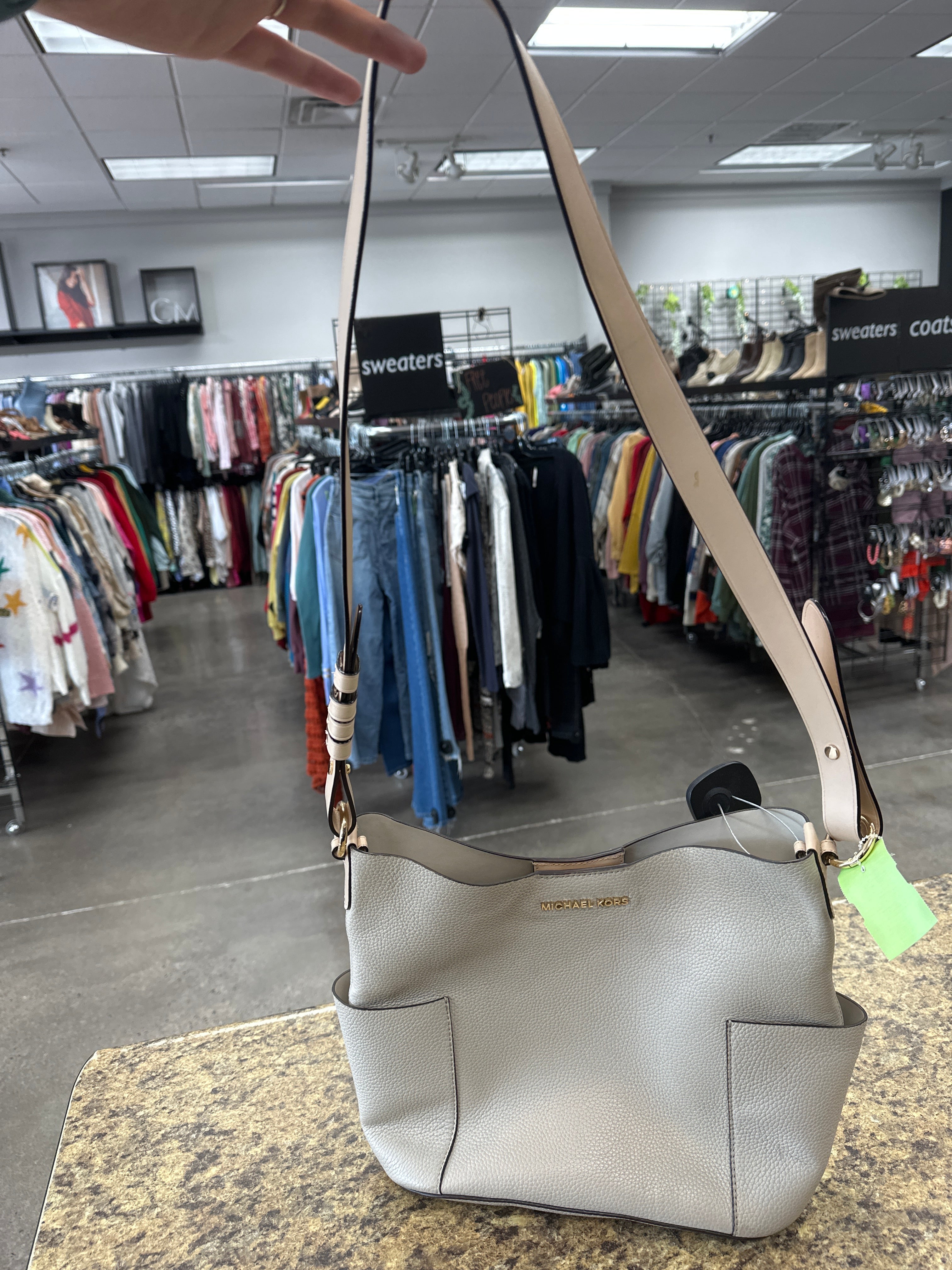 Mentore di vestiti North Little Rock, Arkansas, Crossbody Designer By Michael Kors Dimensioni: Medio