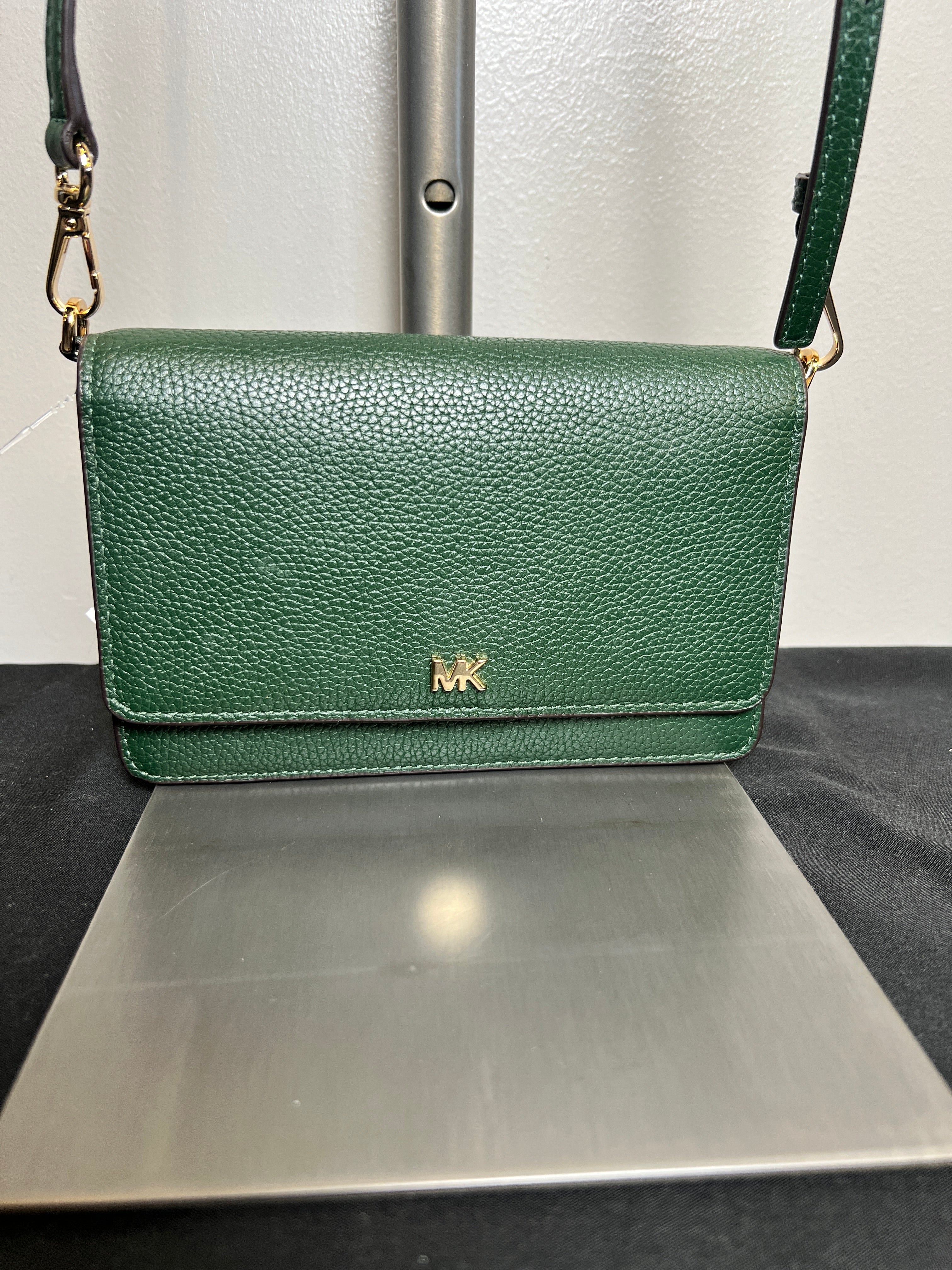 Mentore di vestiti Omaha Nebraska, Crossbody Designer By Michael Kors Dimensioni: Piccolo