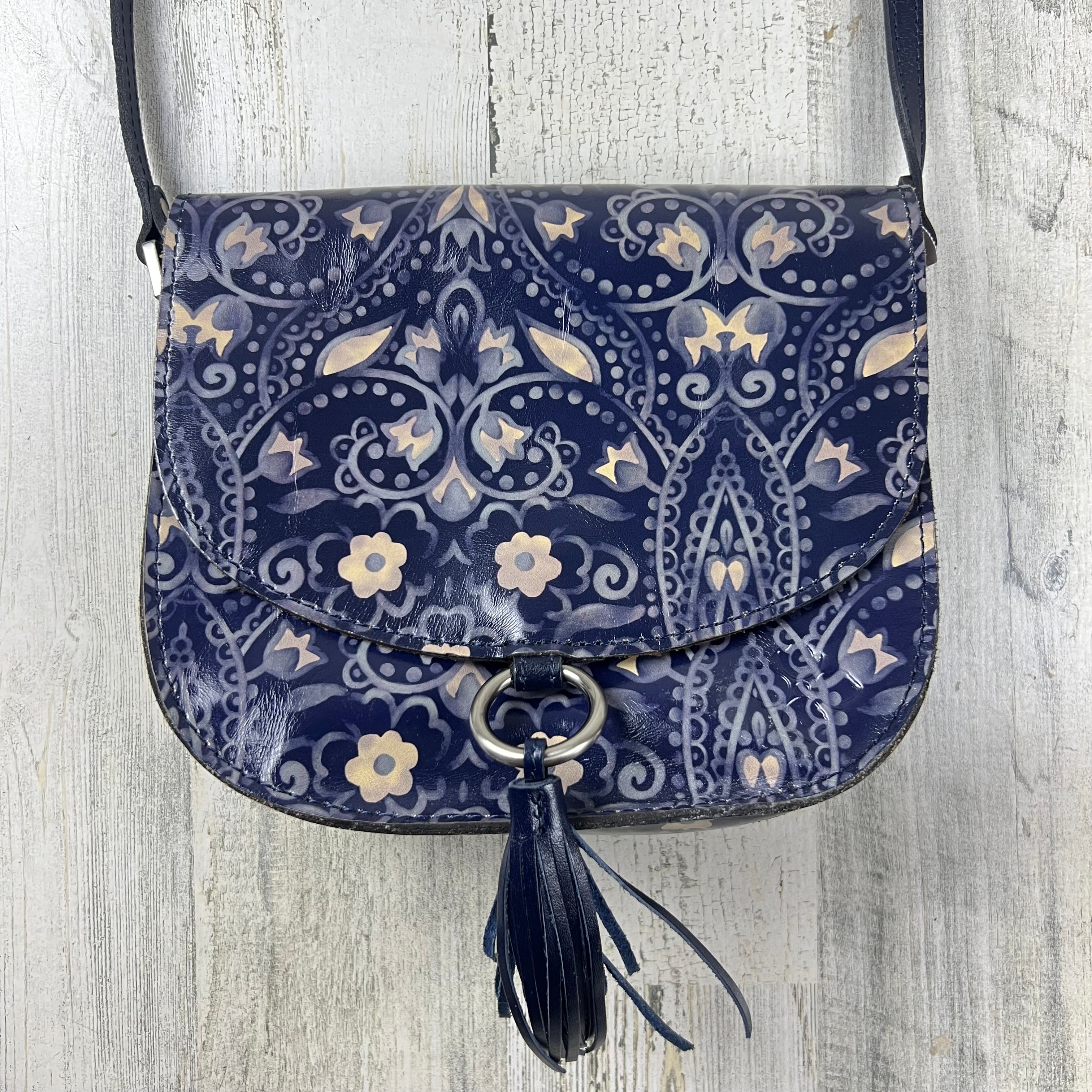 Mentore di vestiti Edmond, Oklahoma, Crossbody Designer By Patricia Nash Dimensioni: Piccolo