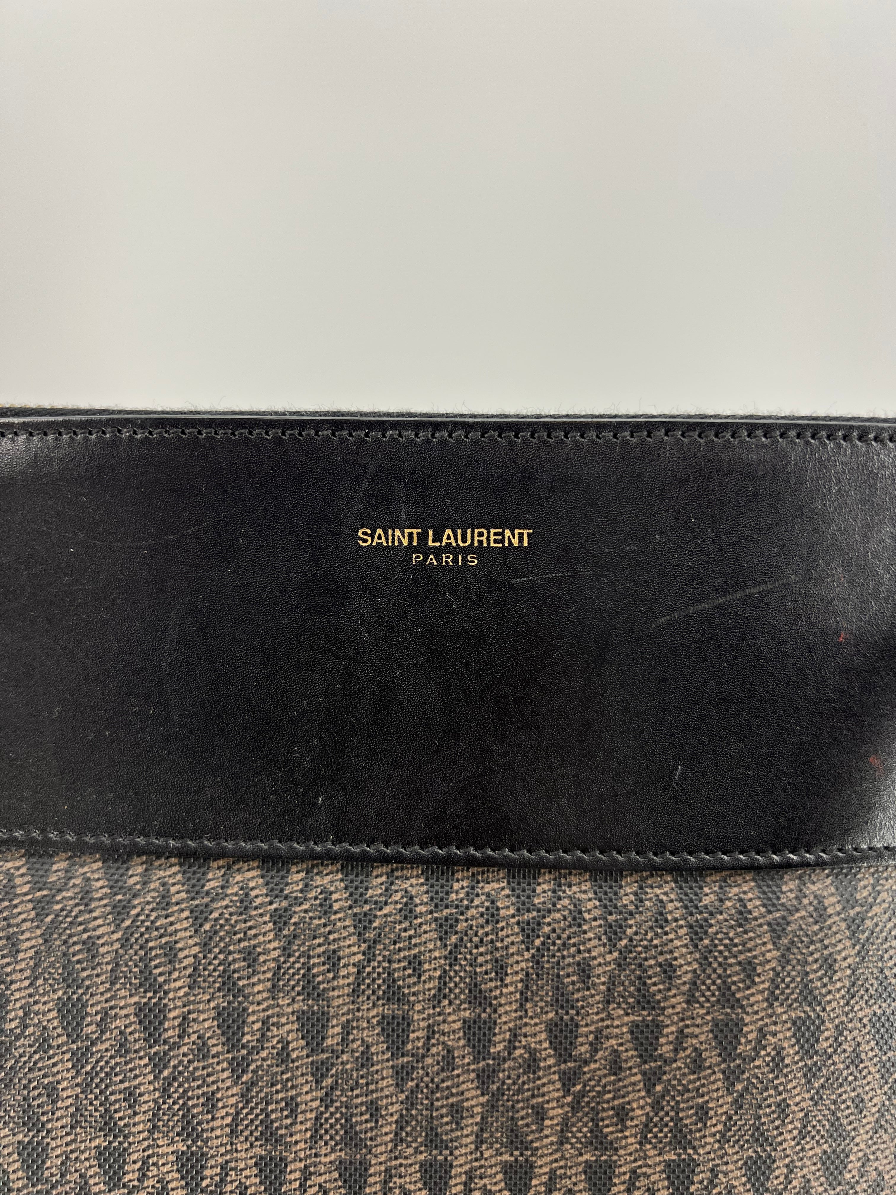 Abbigliamento Mentor Westerville, Ohio, Crossbody Designer di lusso di Yves Saint Laurent Dimensioni: Grande