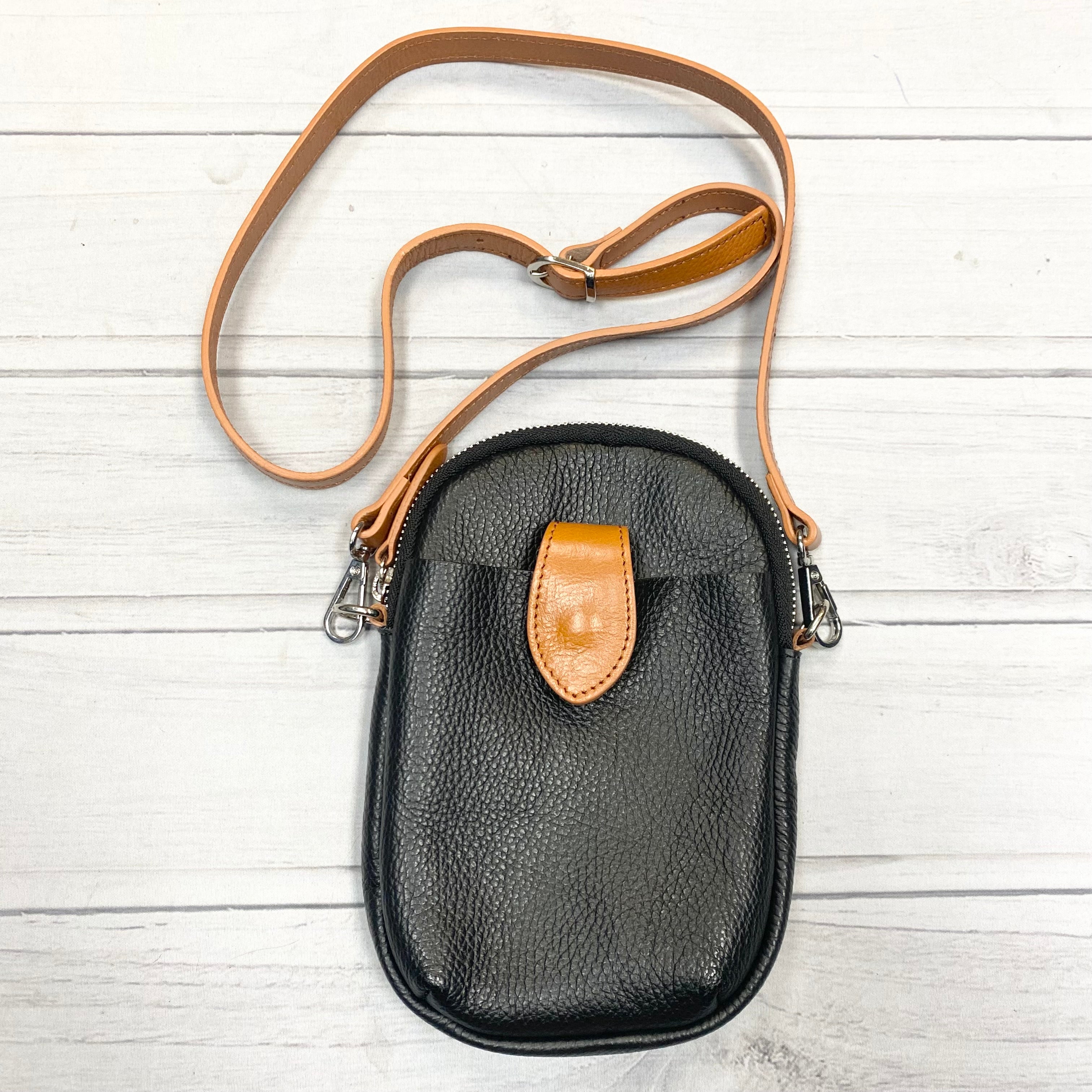 Abbigliamento Mentor West Chester, Pennsylvania, Crossbody in pelle di Divina Firenze misura: Piccolo