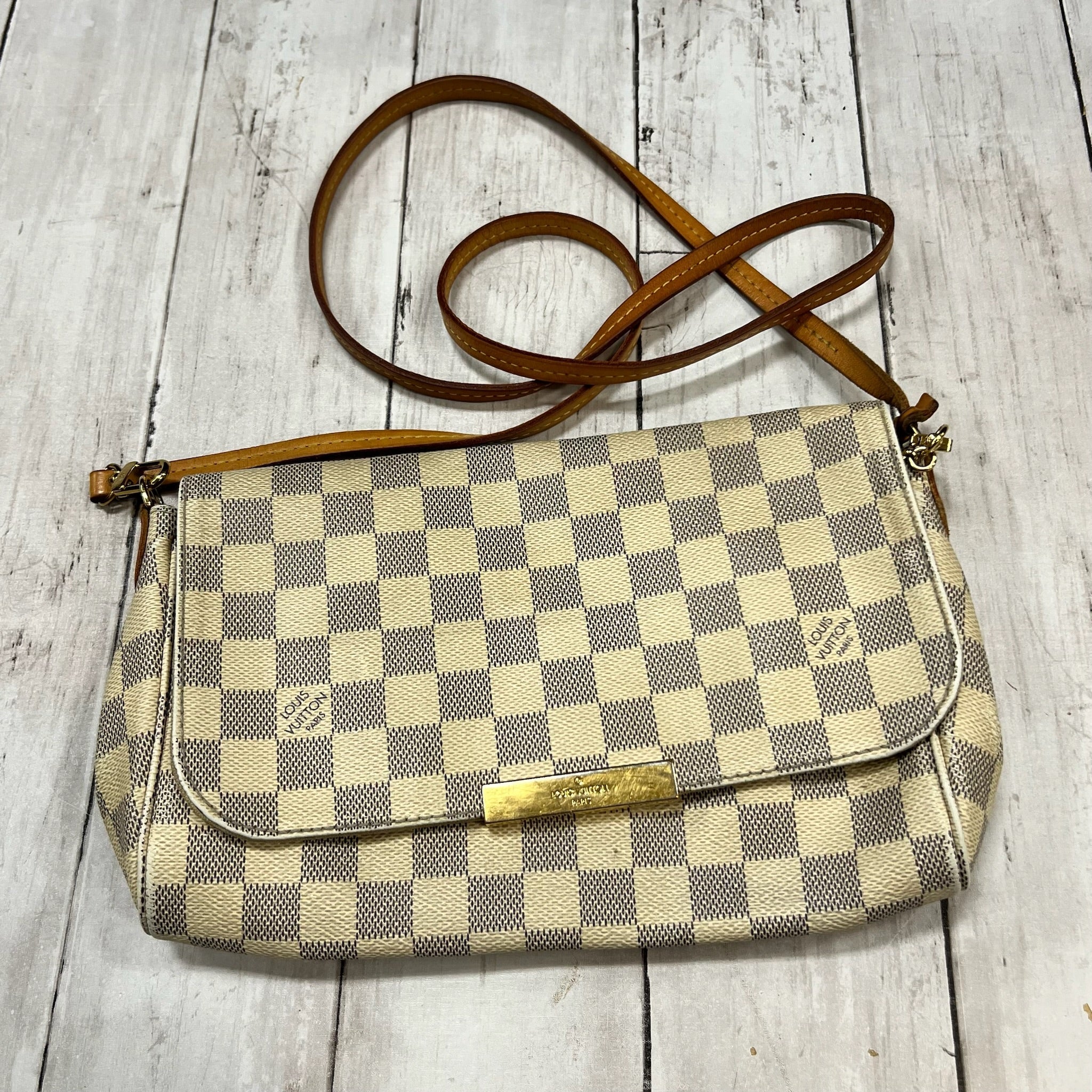 Mentore di vestiti Buford, Georgia, Damier Azur preferito da Louis Vuitton Dimensioni: Piccolo