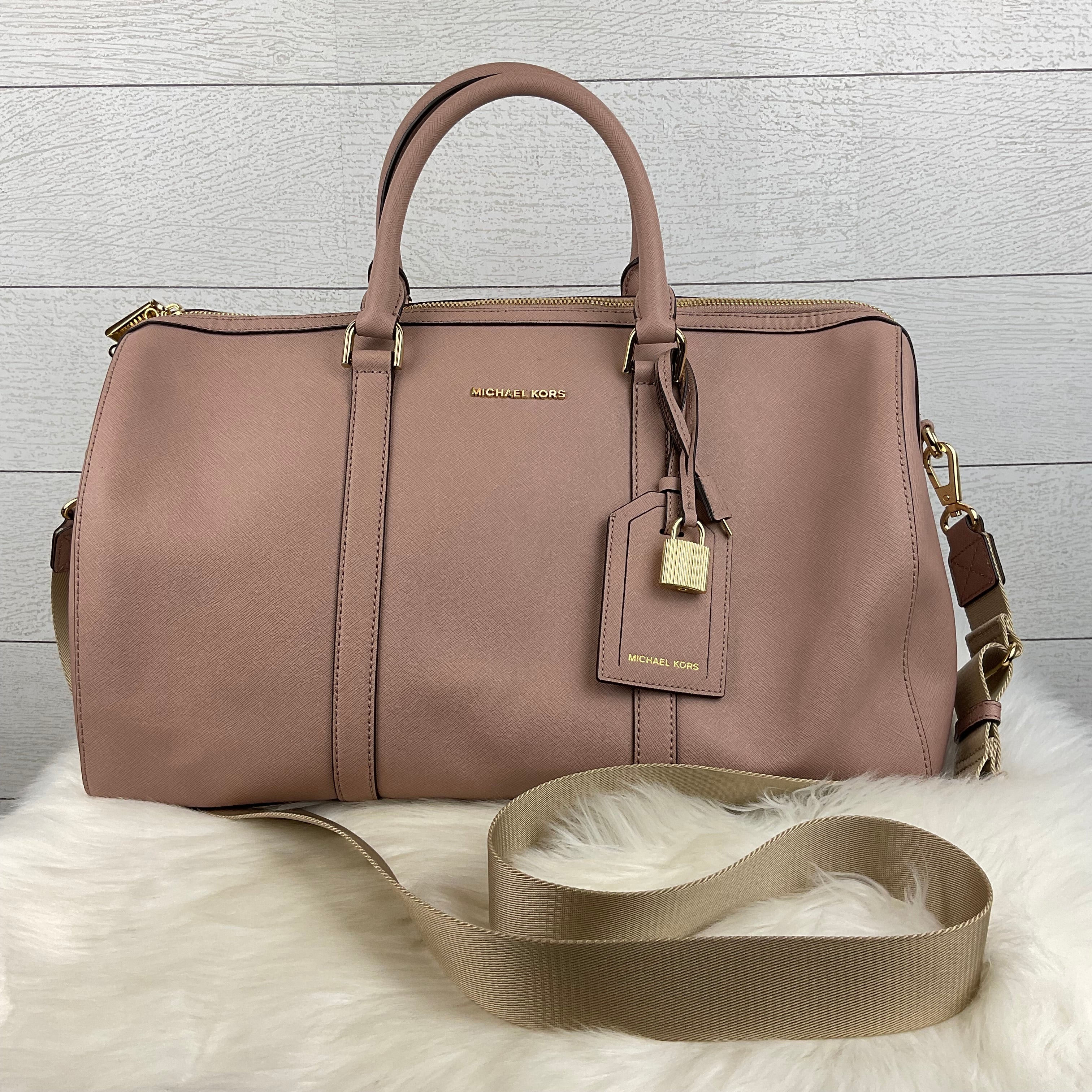 Mentore di vestiti Columbia, Carolina del Sud, Duffle e Weekender Designer By Michael Kors Dimensioni: Medio