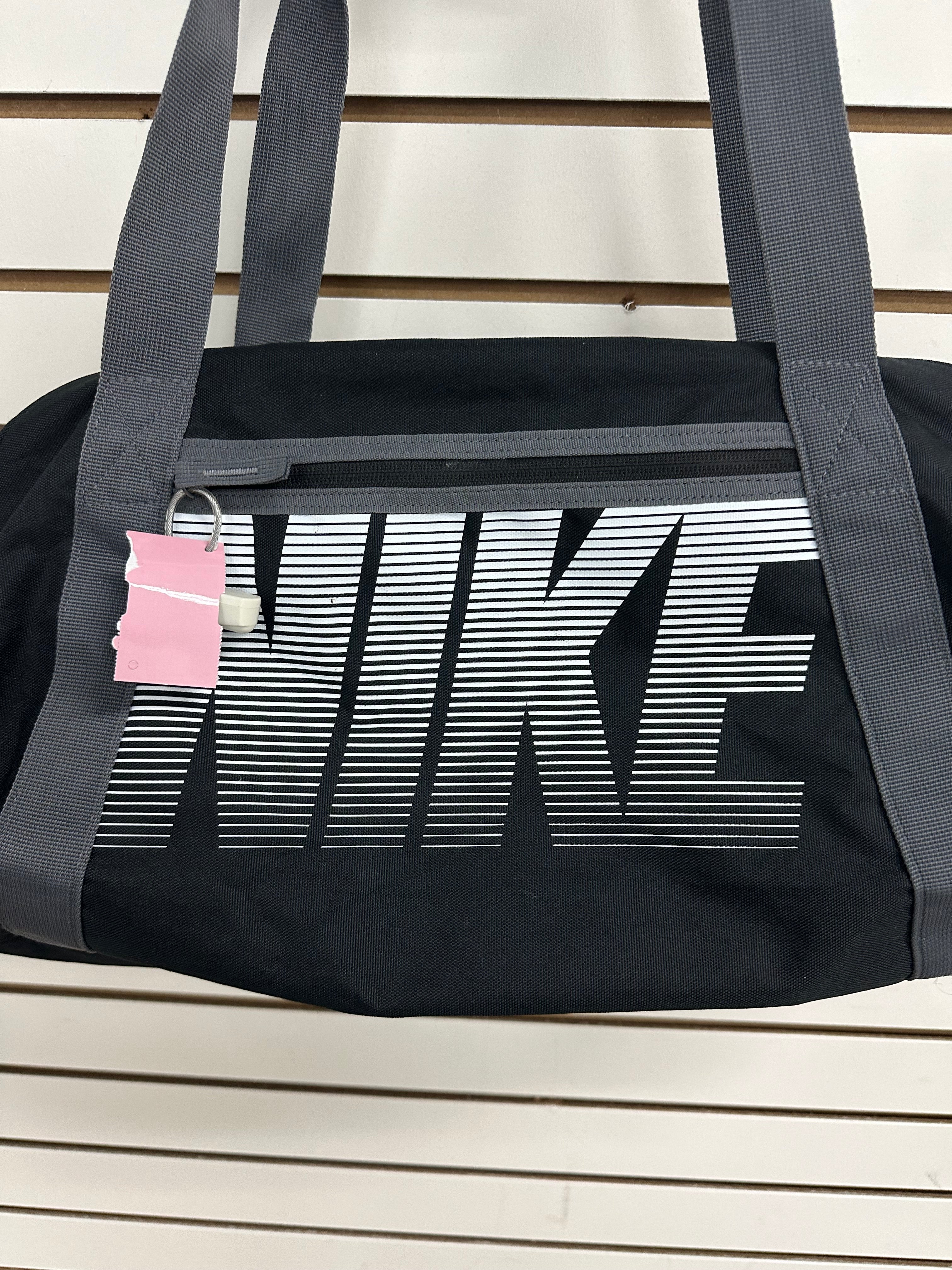 Abbigliamento Mentor Fargo, North Dakota, Duffle e Weekender di Nike Apparel Taglia: Grande